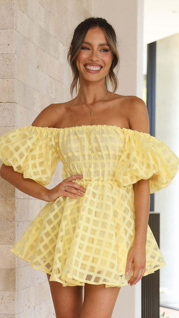 Diana® | Mini dress with puff sleeves and a checked pattern