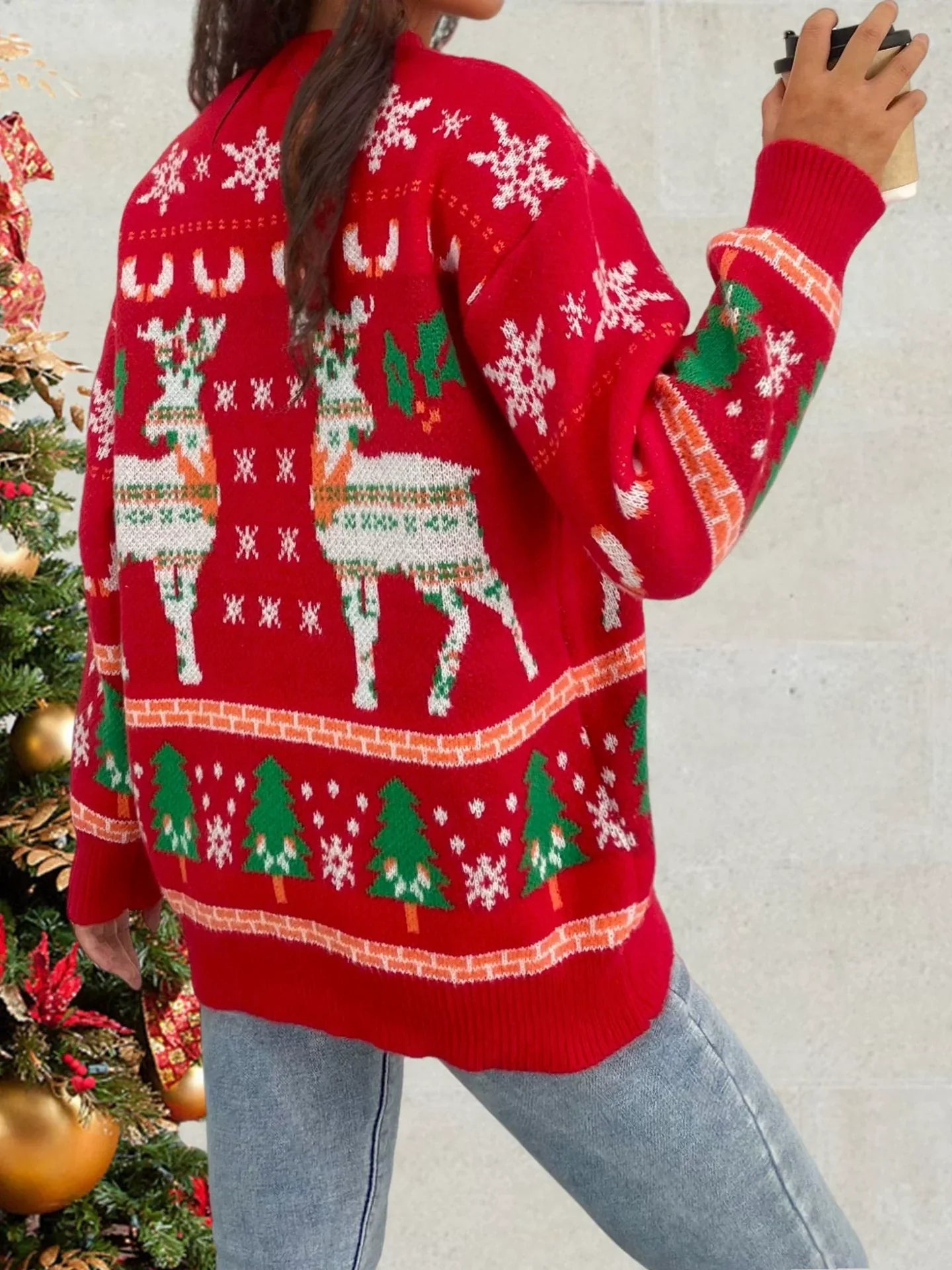Women’s Knitted Sweater – Relaxed Fit – Wool Blend – Deer and Snowflake Design – Hip Length