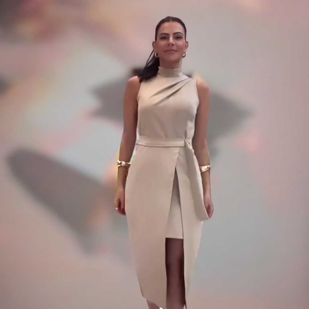 Cecilia® | Sleeveless pleated dress with high waist