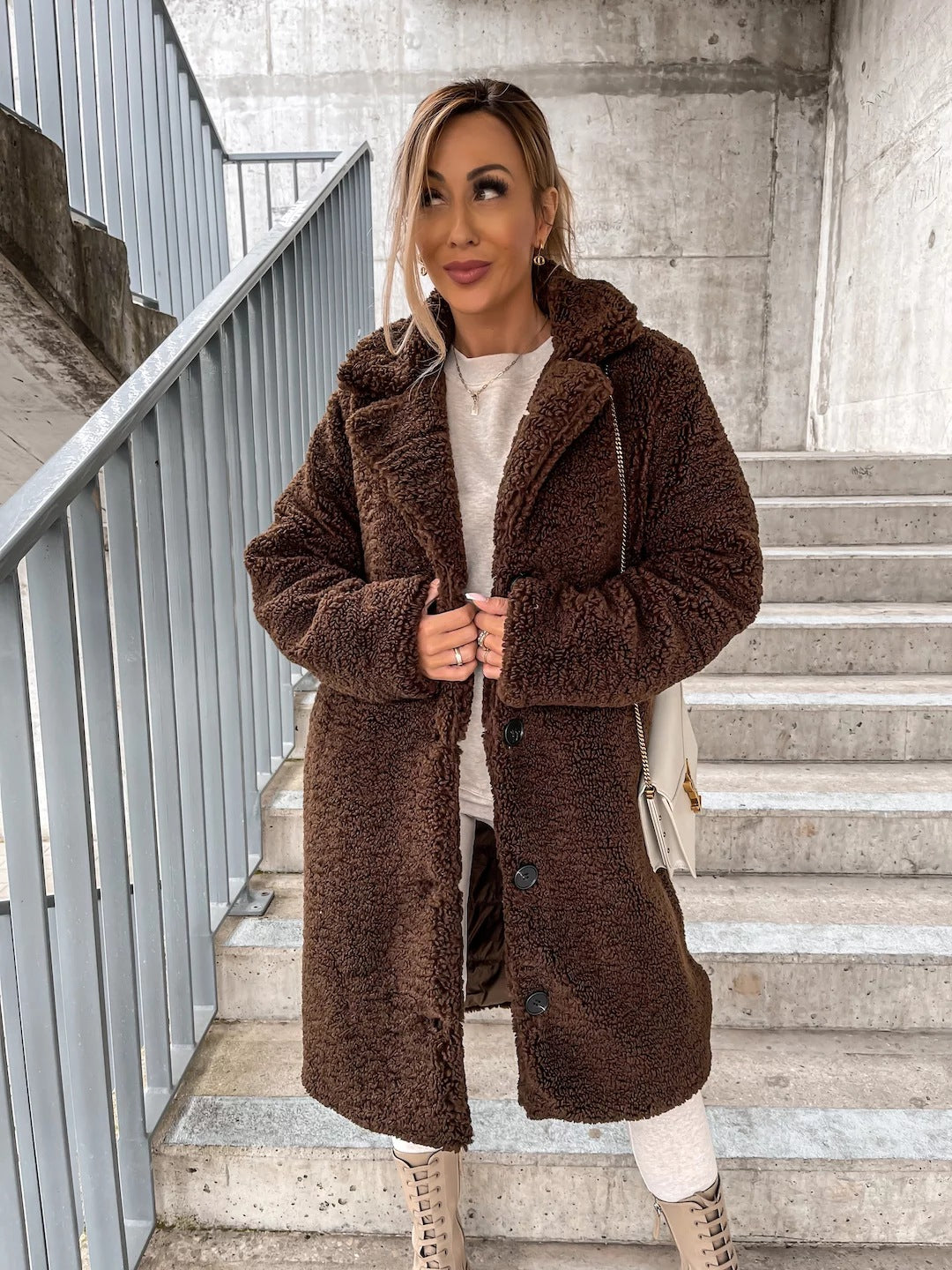 Women’s Long Coat – Wool Blend – Oversized Fit – Lapel Collar – Button Front – Pockets