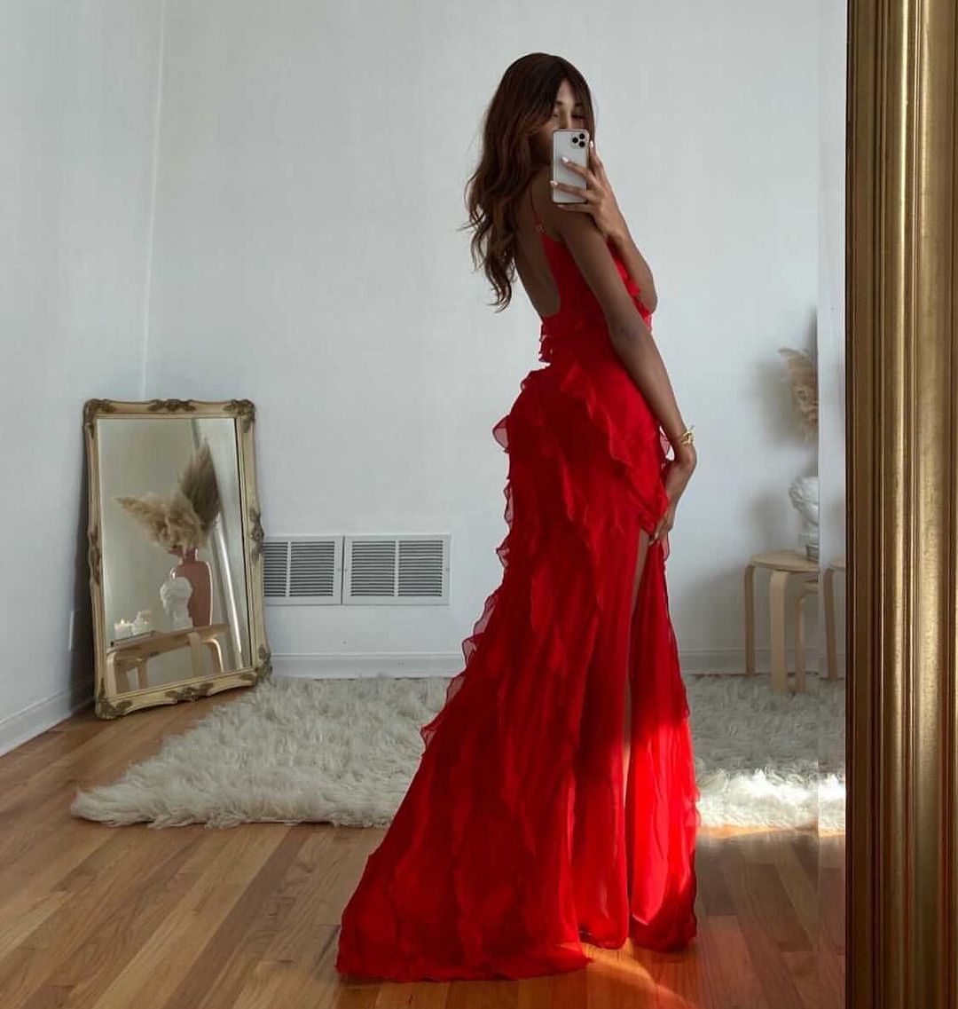 Alicia® | Elegant Dress With Ruffles