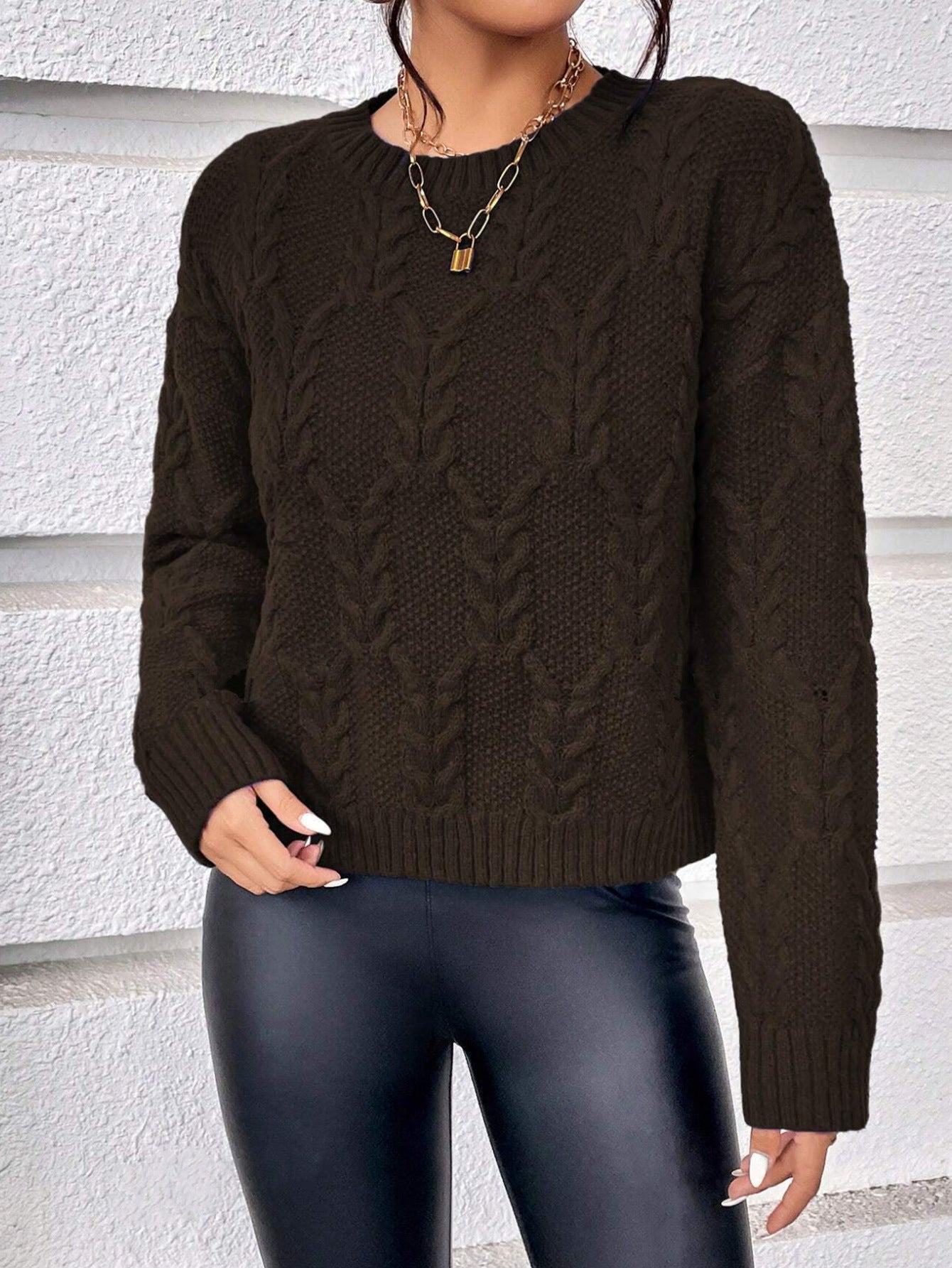 Women’s Pullover Sweater – Chunky Cable Knit – Relaxed Fit – Crew Neck – Ribbed Cuffs