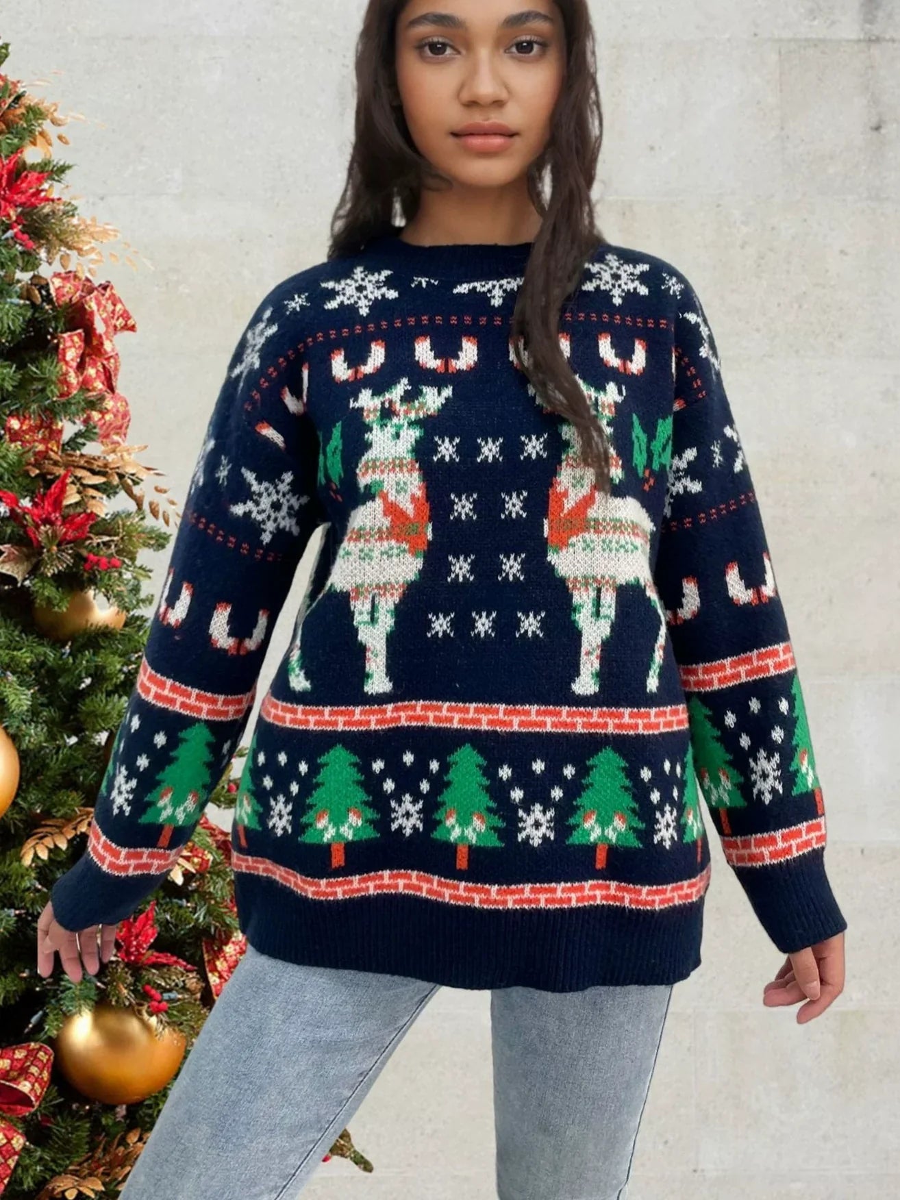 Women’s Knitted Sweater – Relaxed Fit – Wool Blend – Deer and Snowflake Design – Hip Length