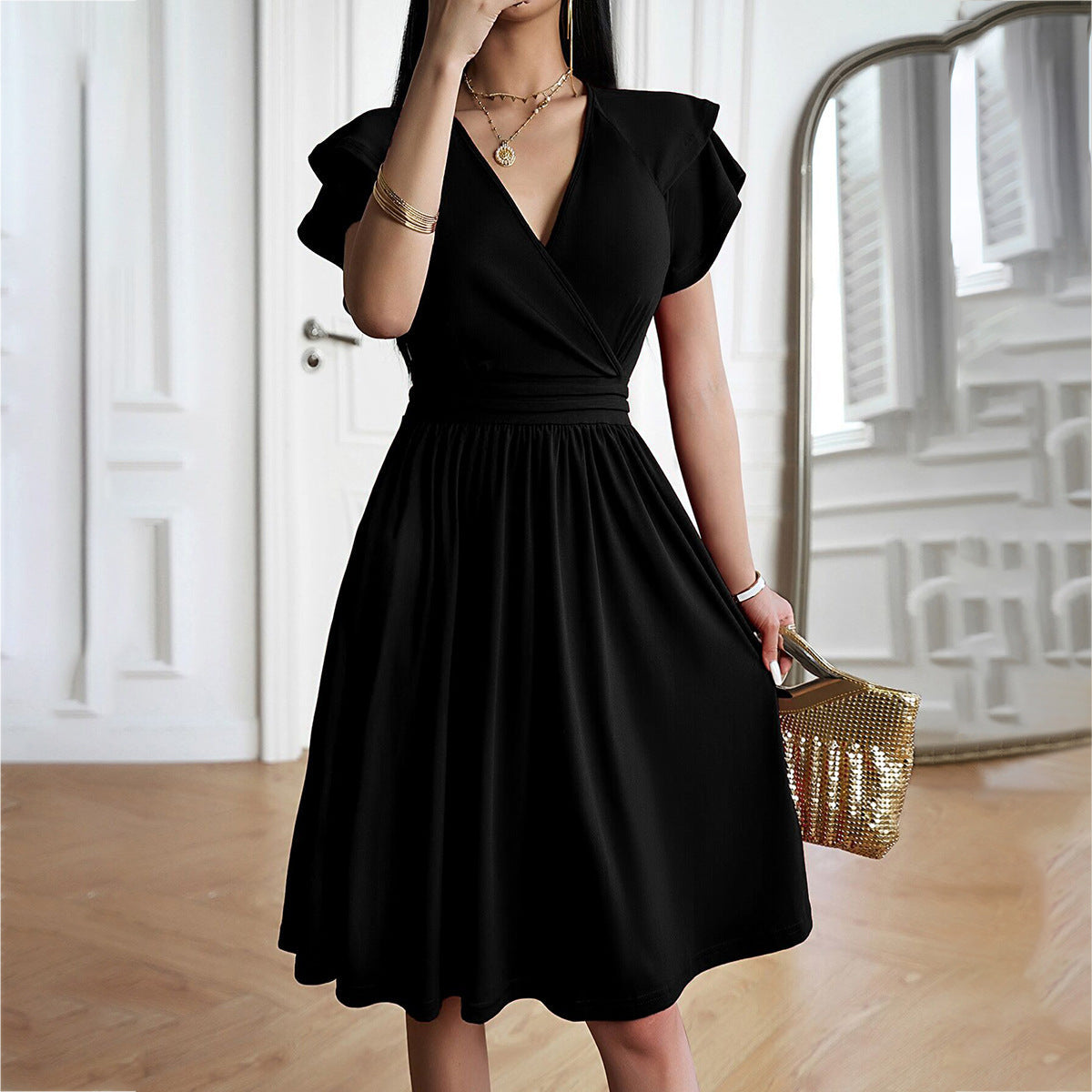 Serena | Elegant Short Dress with Tailored Fit and Pleated Design