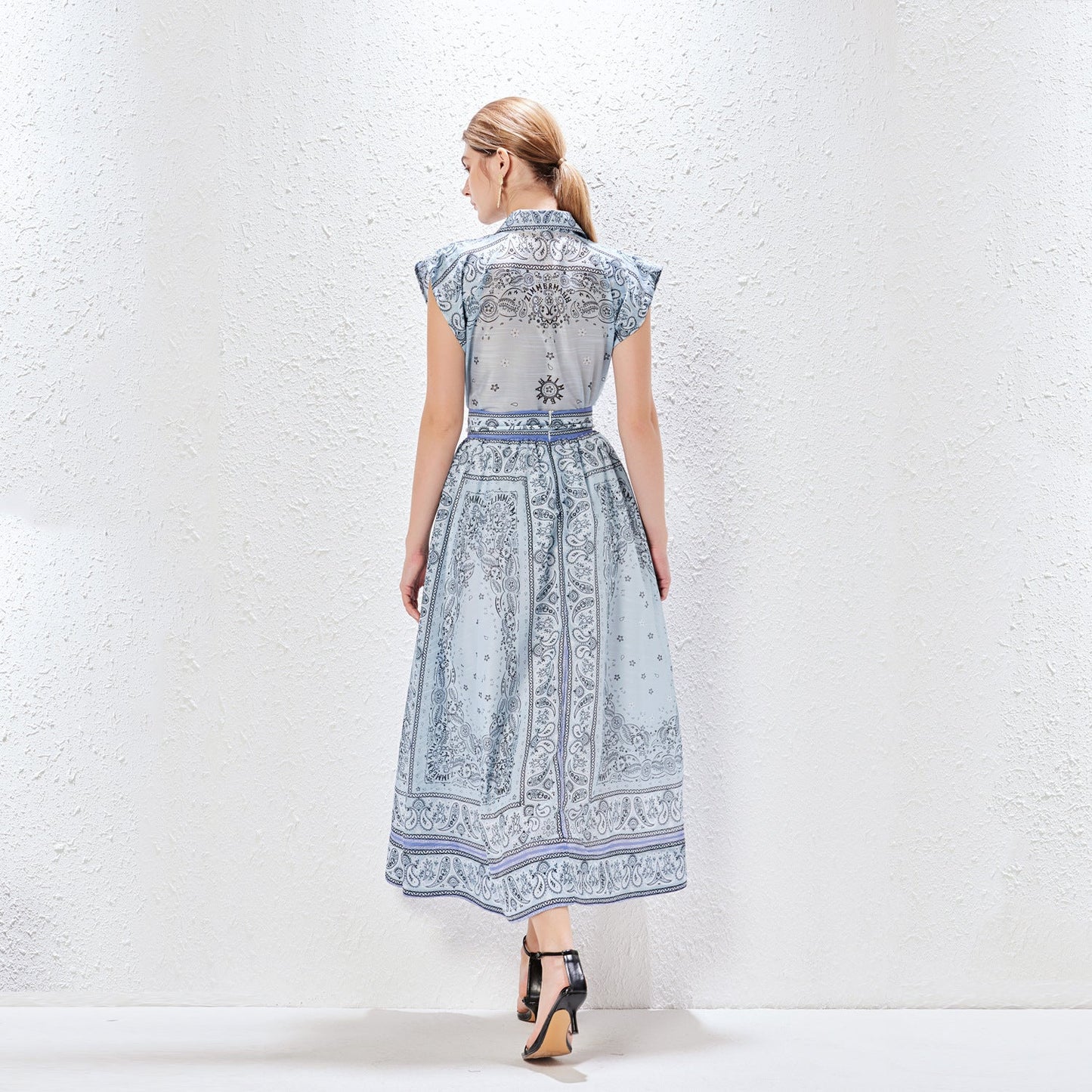 Angela® | Impera printed blouse and falda set