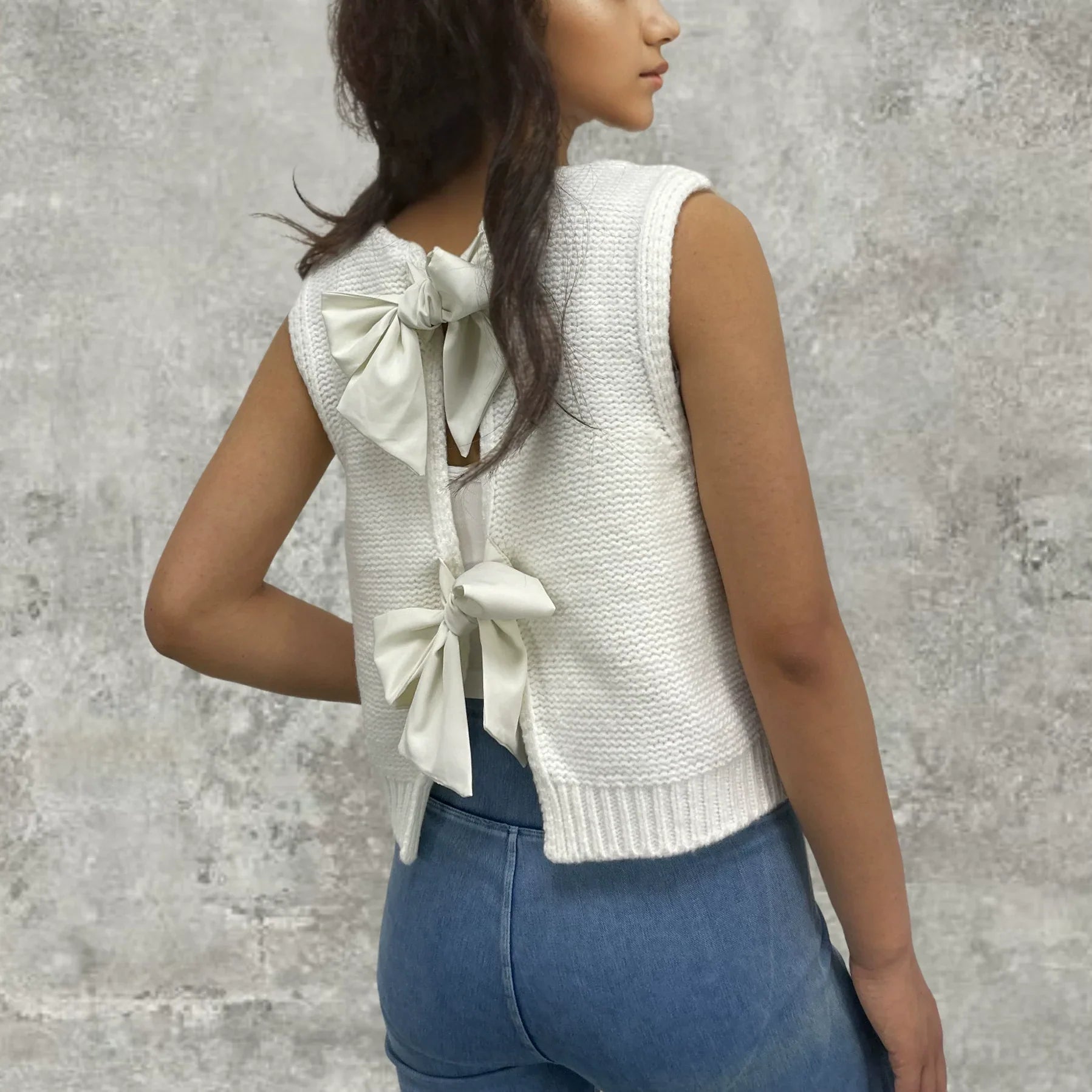 Women’s Knitted Vest Cardigan – Wool Blend – Relaxed Fit – Sleeveless Bow Back
