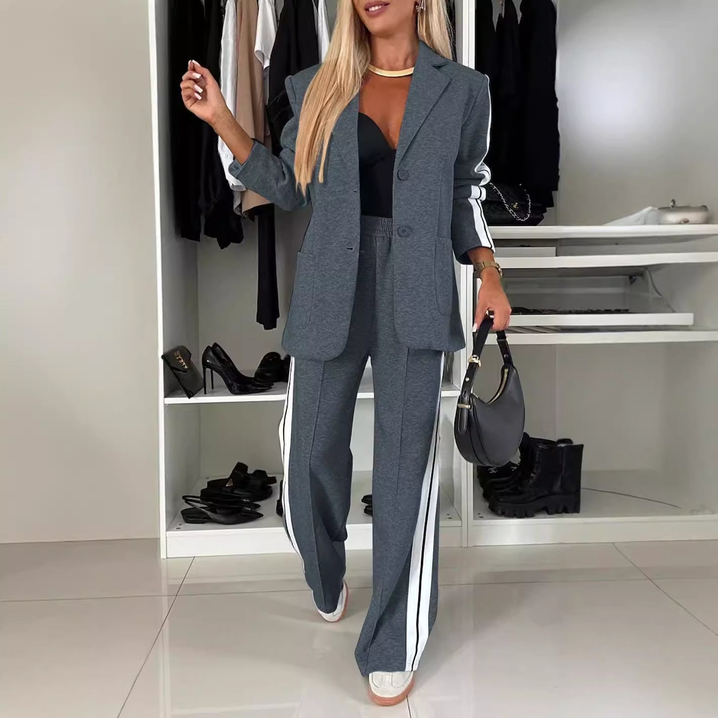 Women’s Blazer and Trouser Set – Relaxed Fit – Notched Lapel – Side Stripe Trousers
