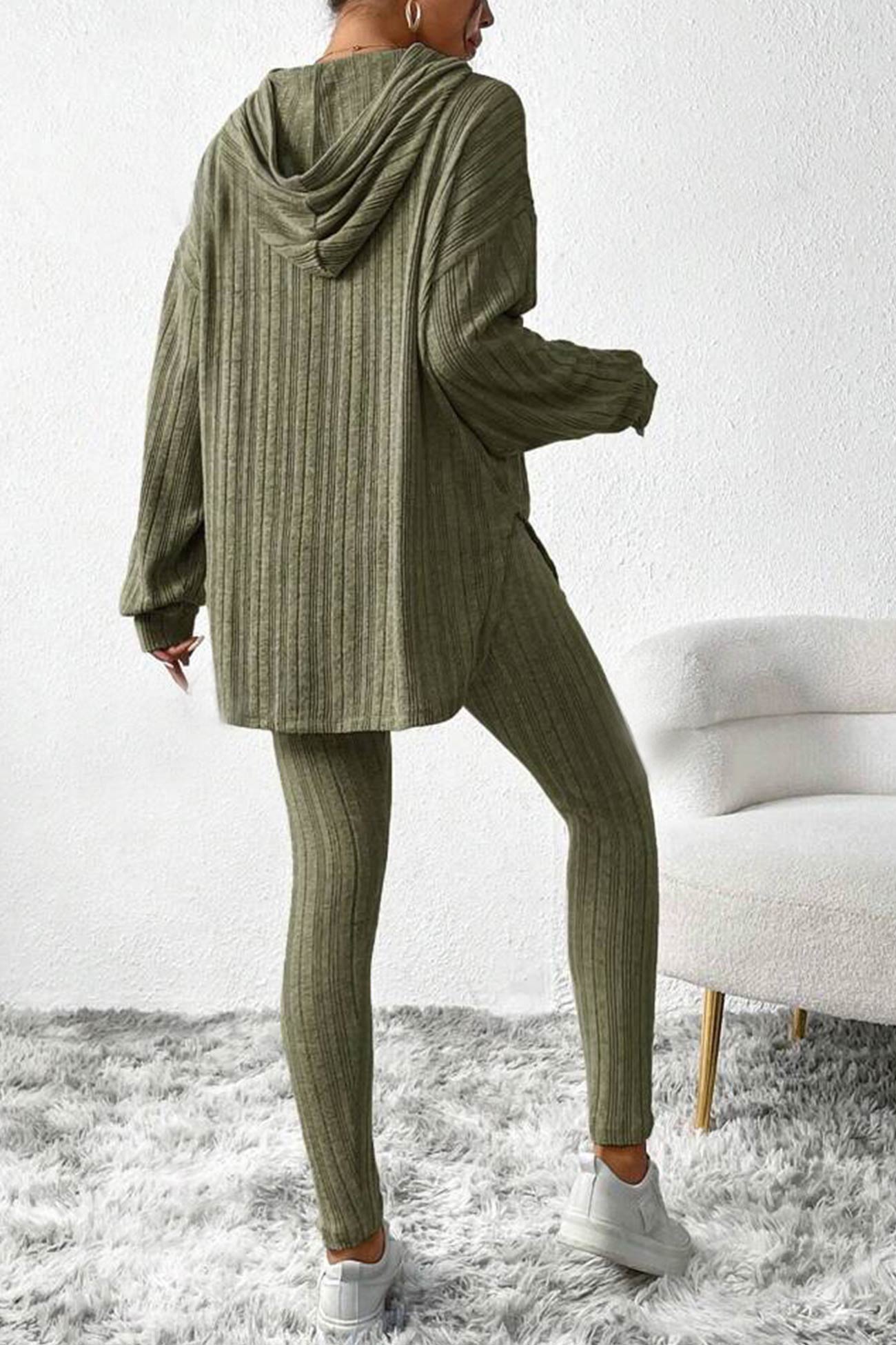 Delia® | Mid-length hooded leggings set with ribbed slits