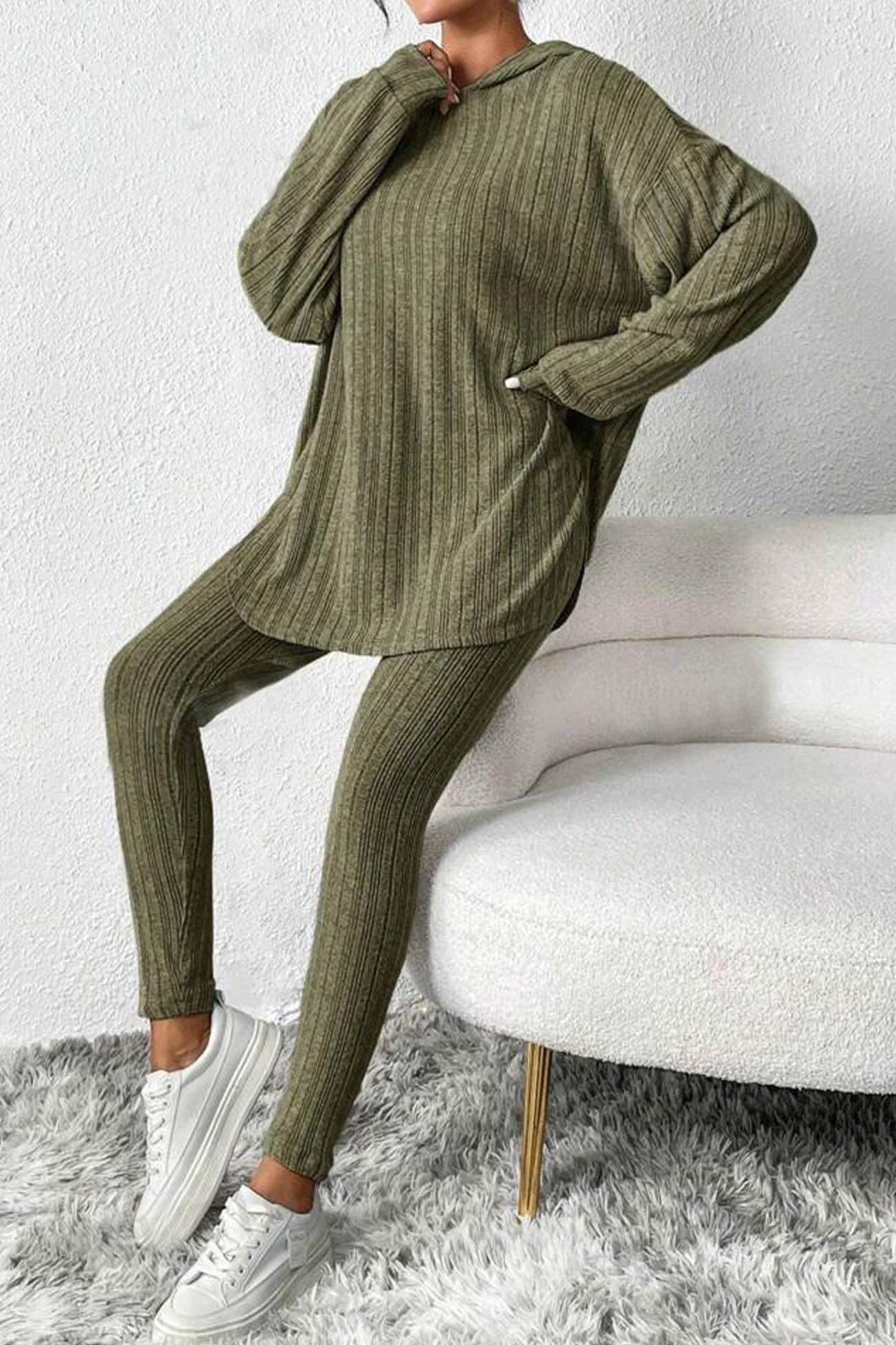 Delia® | Mid-length hooded leggings set with ribbed slits