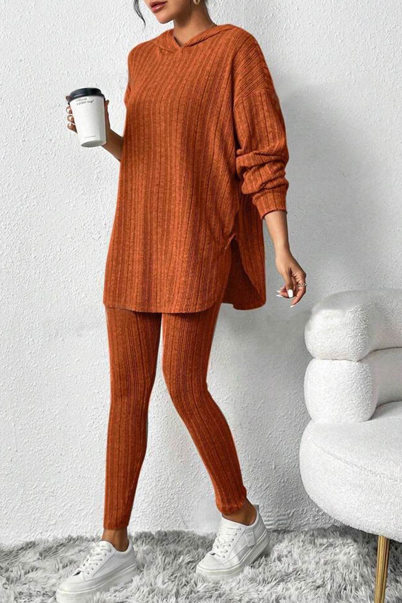 Delia® | Mid-length hooded leggings set with ribbed slits