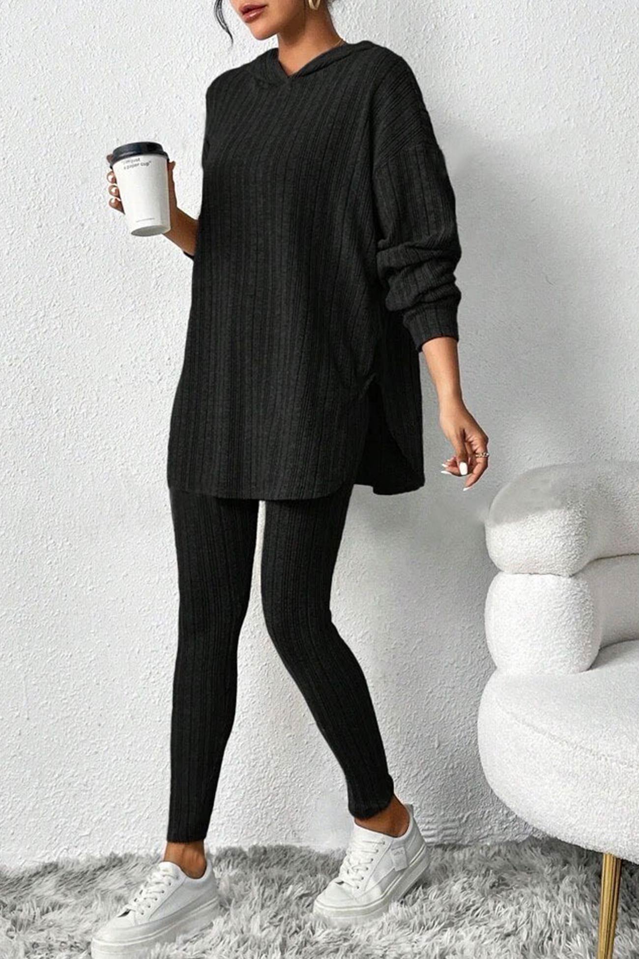 Delia® | Mid-length hooded leggings set with ribbed slits