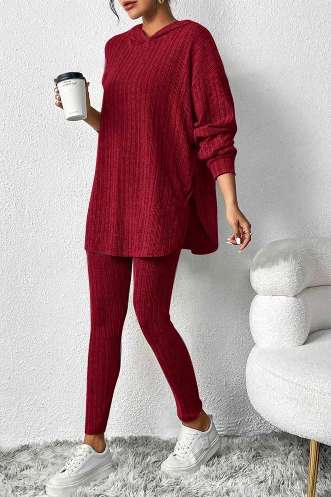 Delia® | Mid-length hooded leggings set with ribbed slits