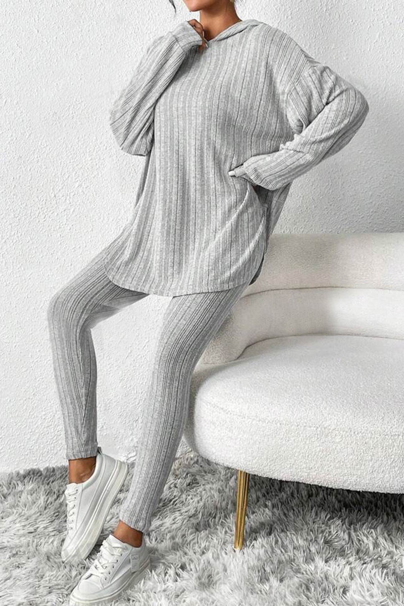 Delia® | Mid-length hooded leggings set with ribbed slits
