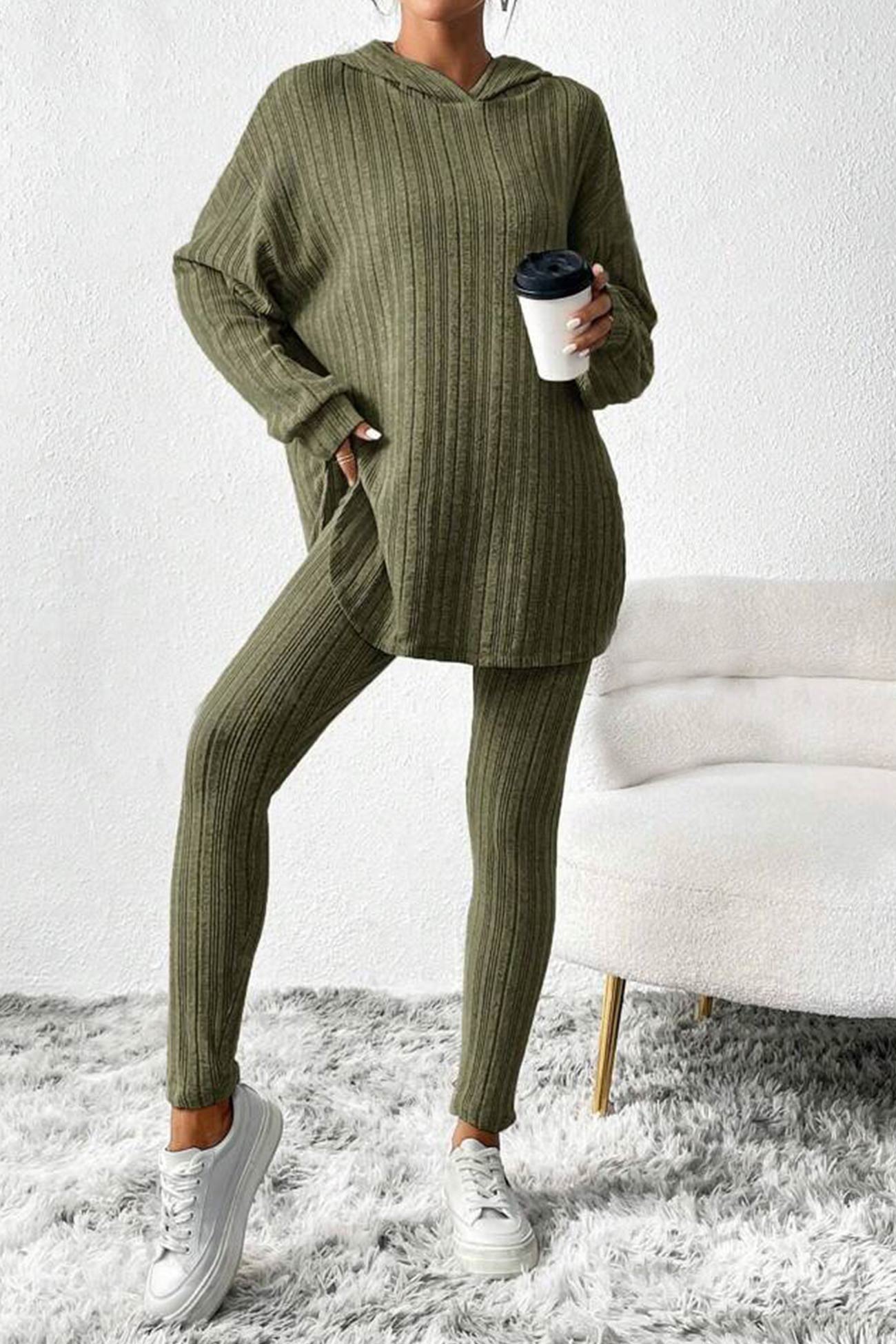 Delia® | Mid-length hooded leggings set with ribbed slits