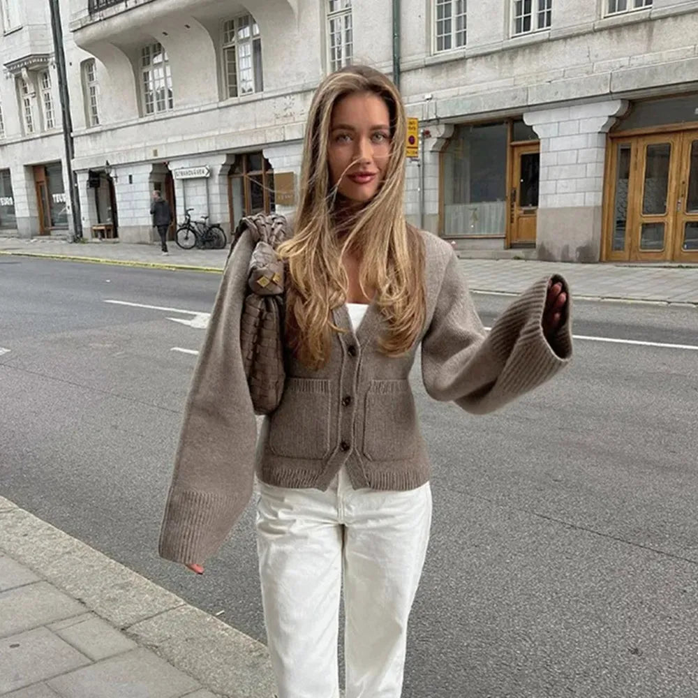 Barbara® | Women's cardigan with long sleeves and button placket