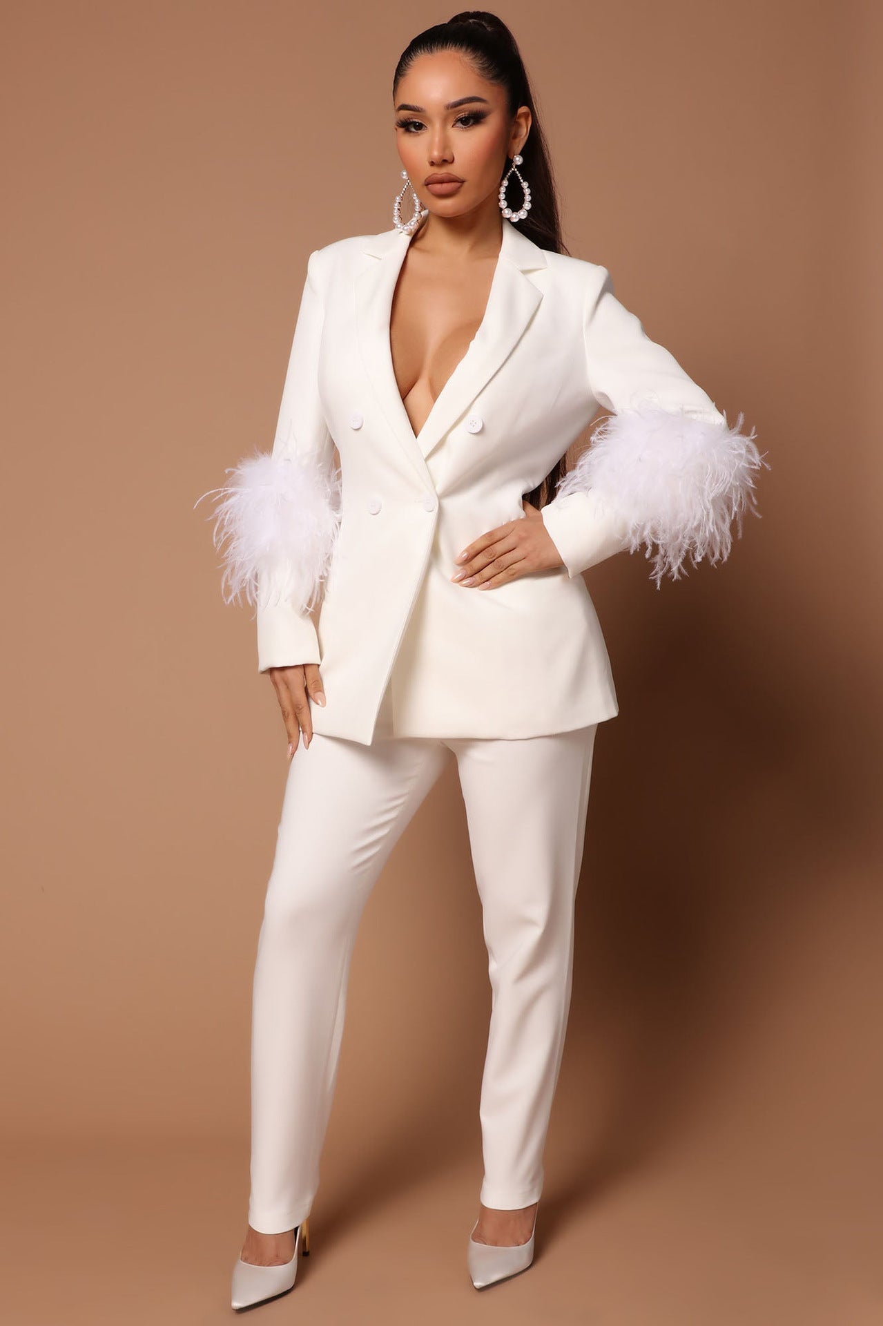 Amara® | Blazer with feathers and pants set for women