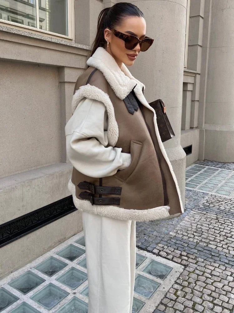 Delia® | Women's vest made of imitation suede with lapel collar