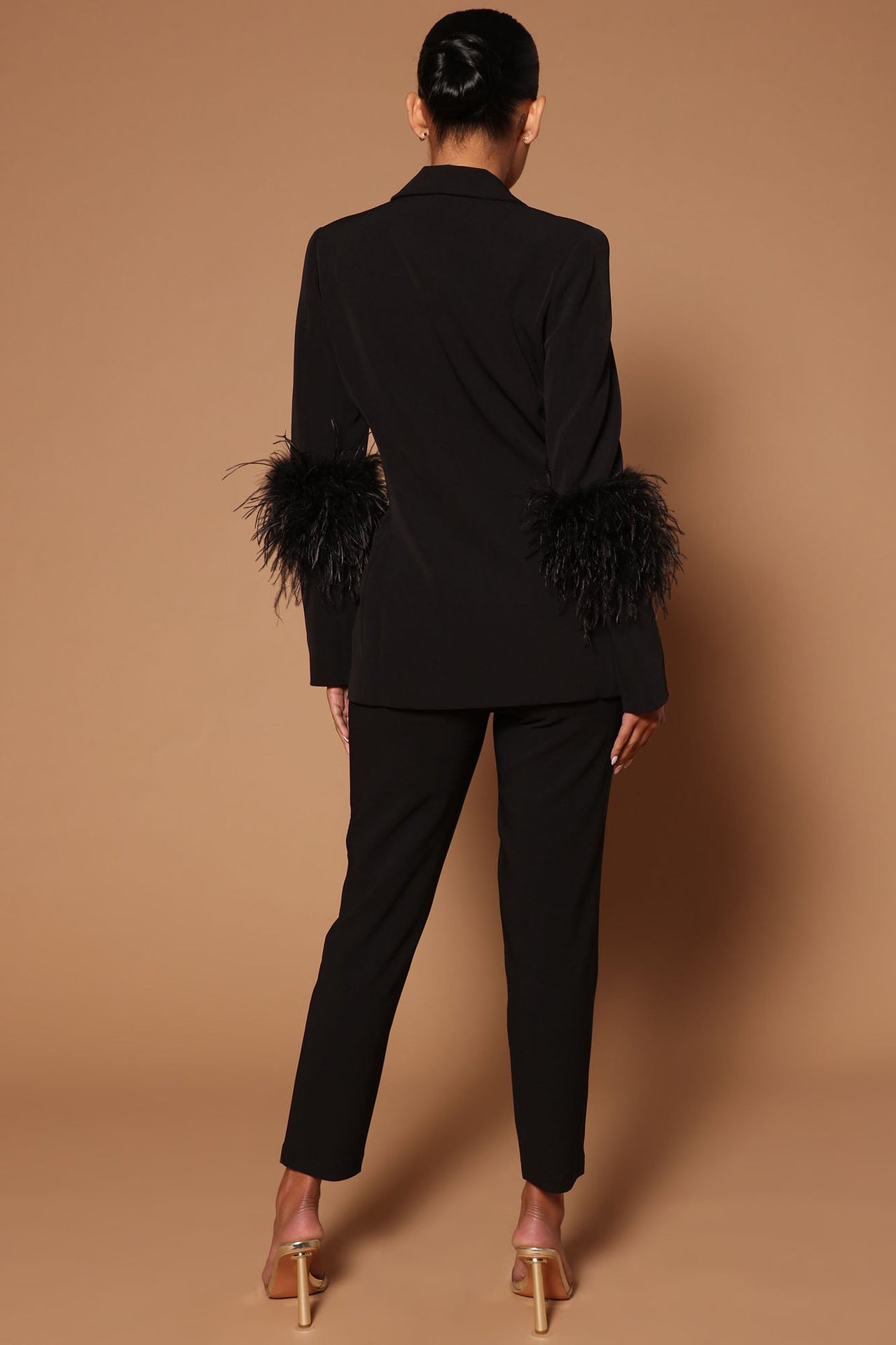 Amara® | Blazer with feathers and pants set for women