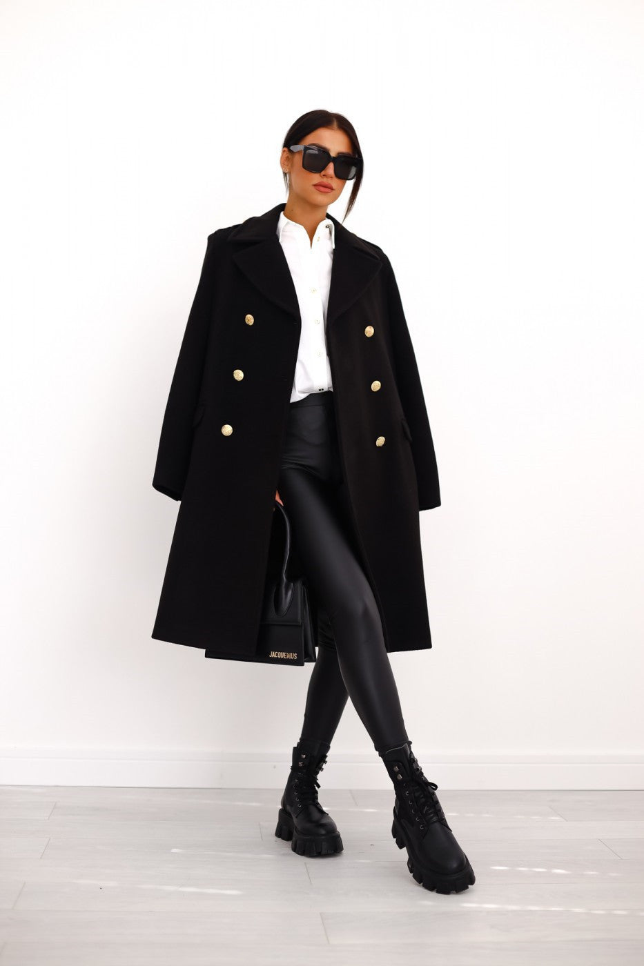 Women’s Wool Coat – Double Breasted – Tailored Fit – Full Length – Classic Lapel