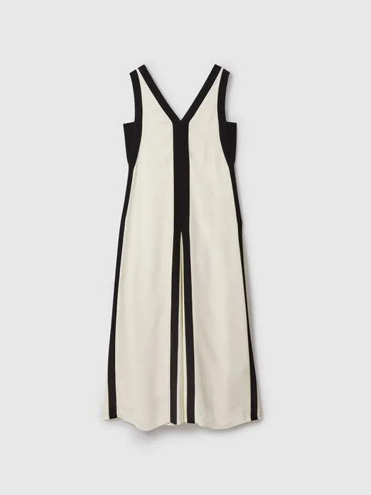 Arianna® | Stunningly elegant V-neck