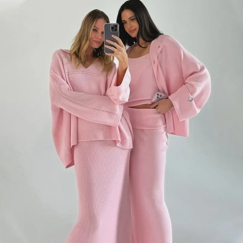 Charity® | Knitted set consisting of a loose sweater and long skirt