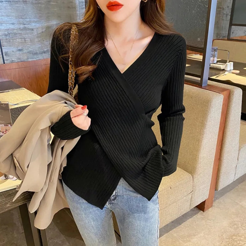 Cristiana® | Women's knitted sweater with long sleeves and V-neck