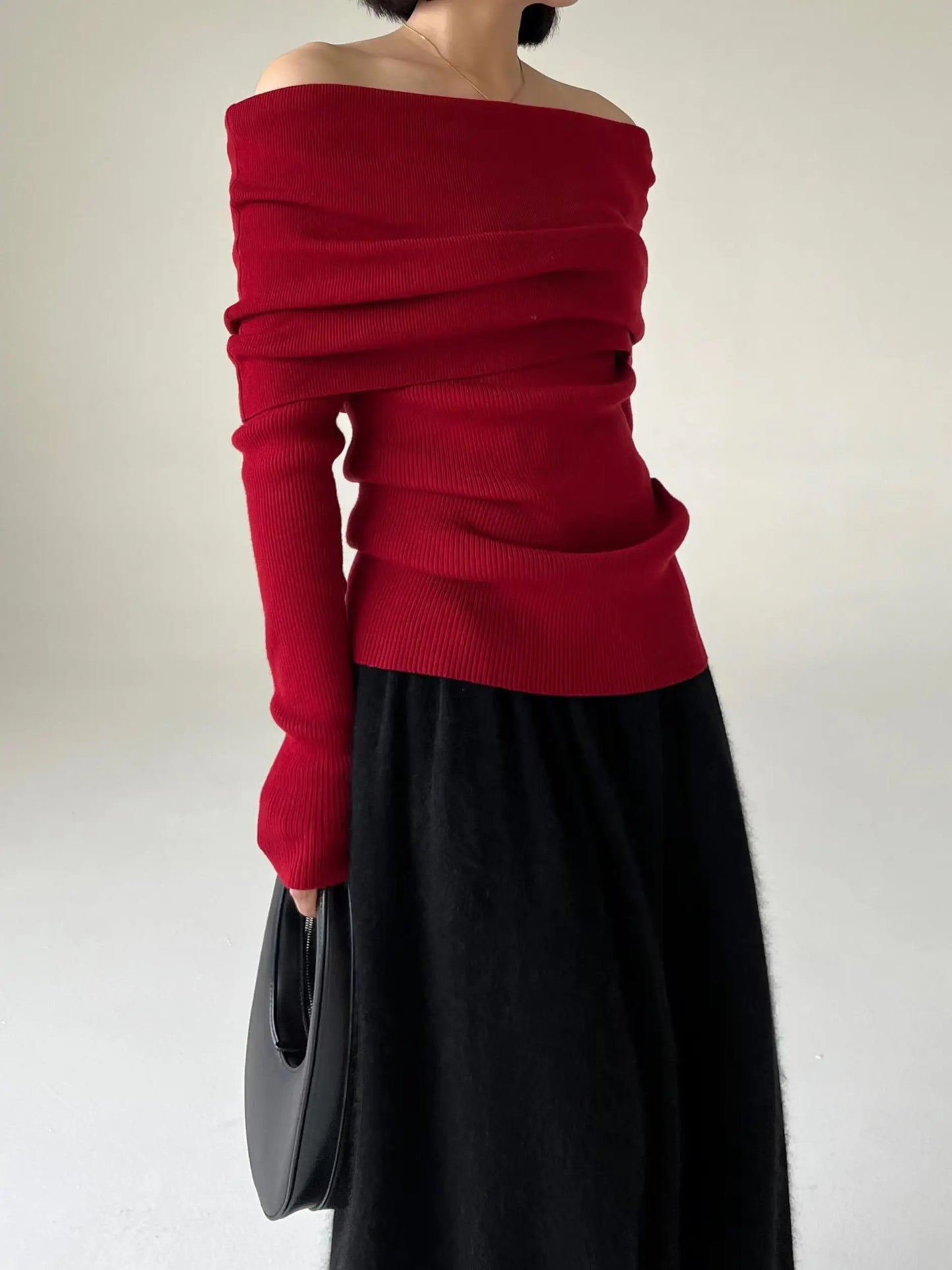 Elizabeth® | Elegant off-the-shoulder sweater