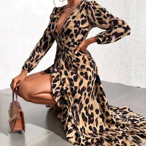 Blodwen® | V-neck dress 2024