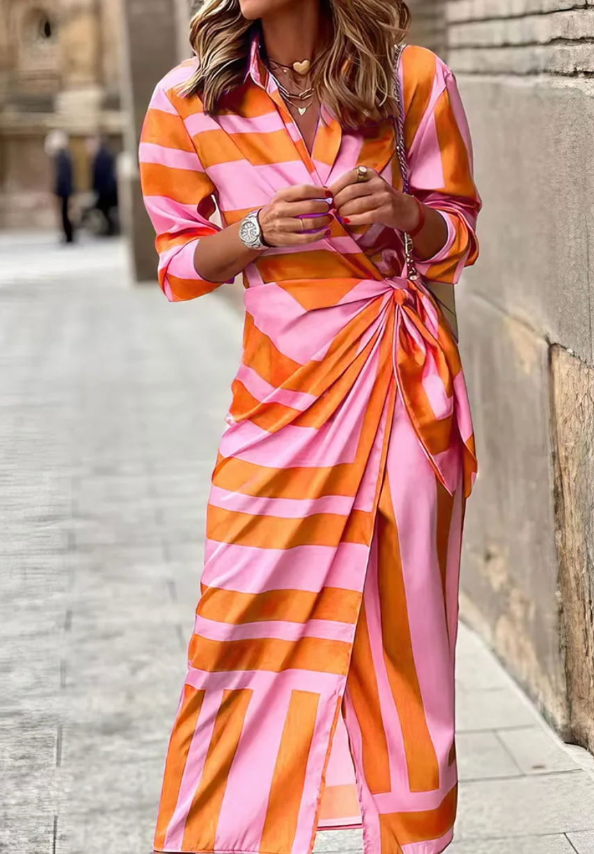 Carolina® | Eye-catching printed wrap dress