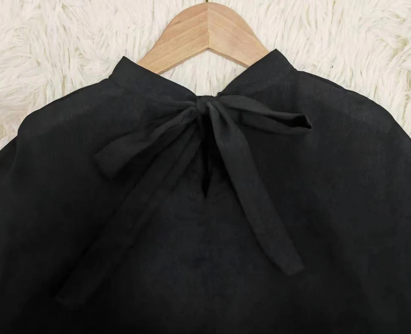 Belén® | Black Timeless Short Sleeve Top