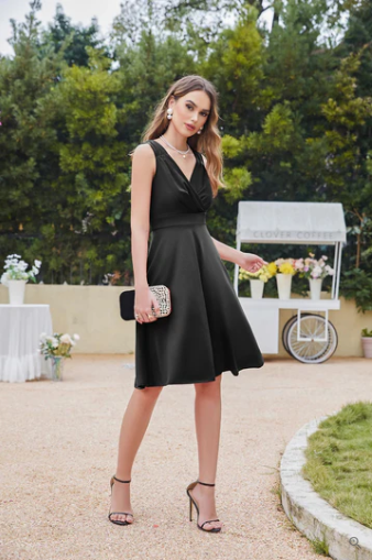 Annamaria® | Sleeveless Cocktail Dress With V-Neck And Tapered Bust