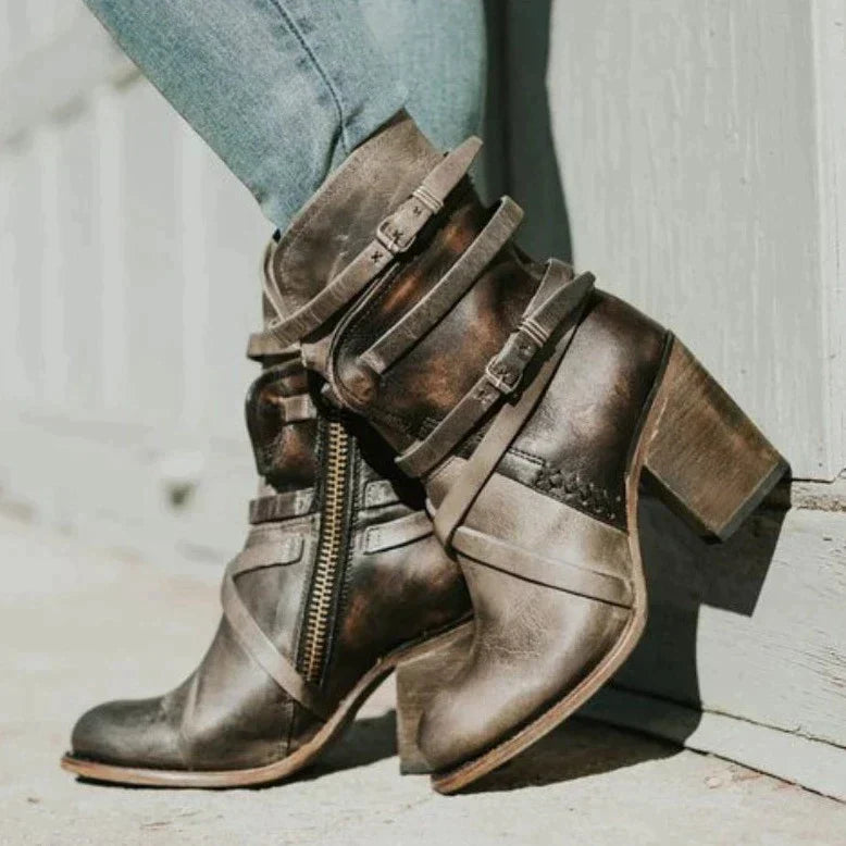 Blanca® | Supportive and trendy orthopedic boots
