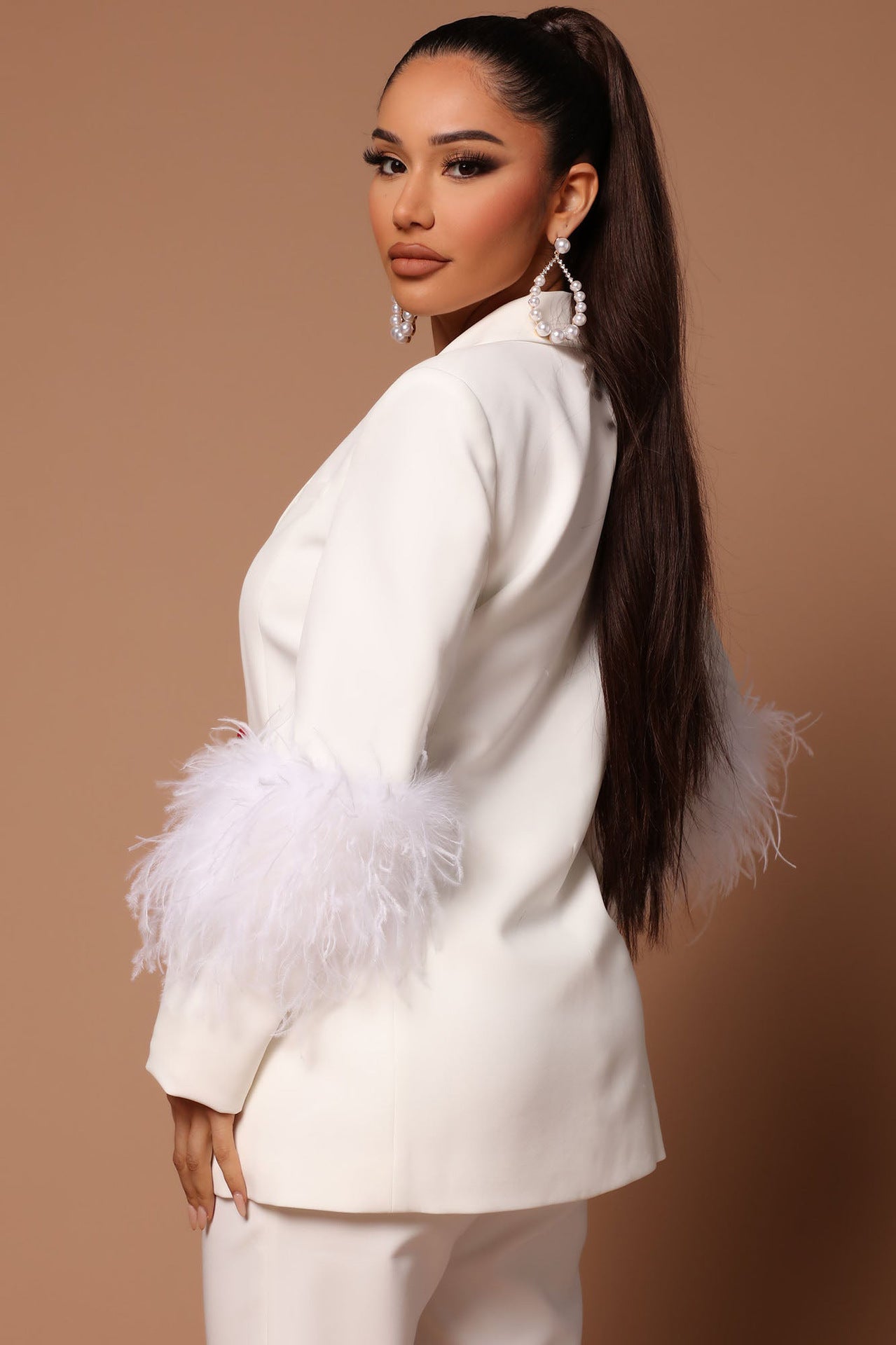 Amara® | Blazer with feathers and pants set for women