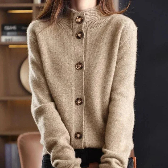 Carolina® | Classic cardigan with buttons