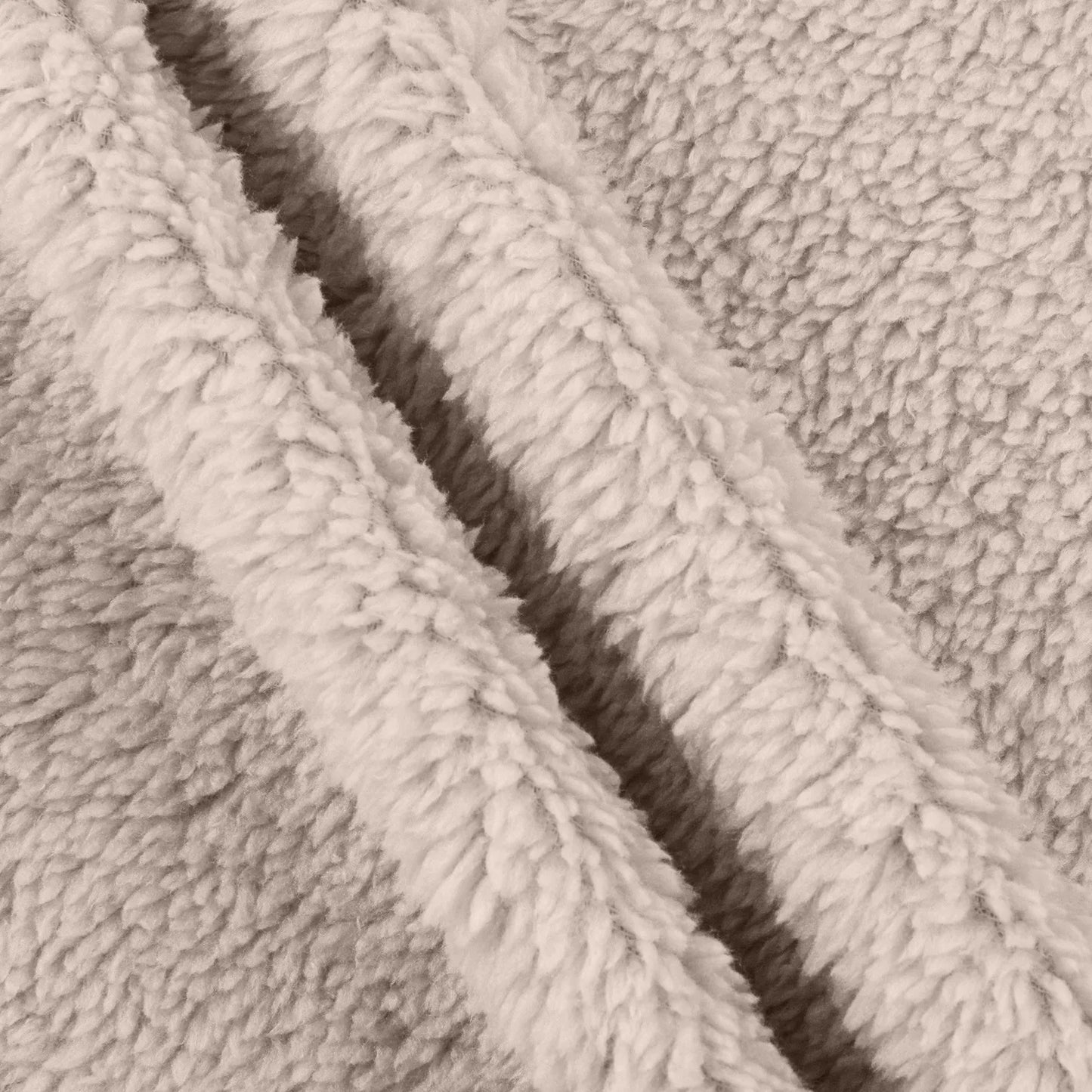 Cassandra® | Plush winter jacket with hood
