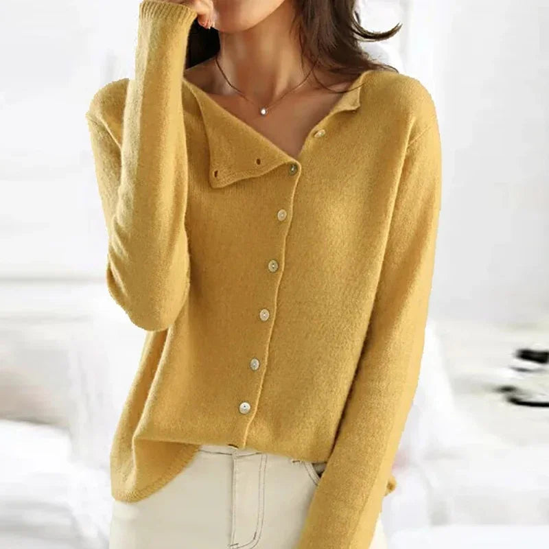 Ana | Elegant fine knit sweater with button closure