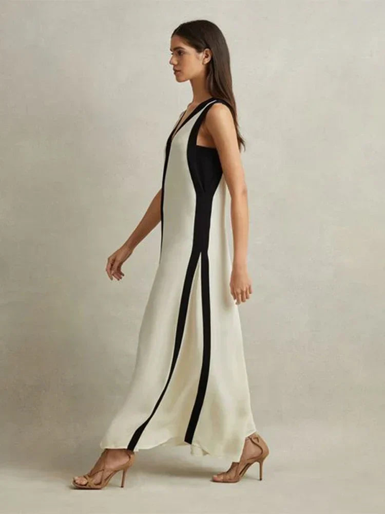 Arianna® | Stunningly elegant V-neck