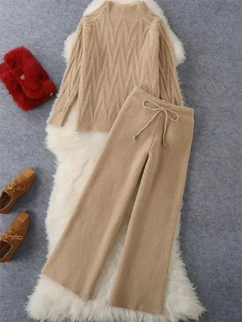 Aurora® | Warm 2-piece women's knit set for winter.