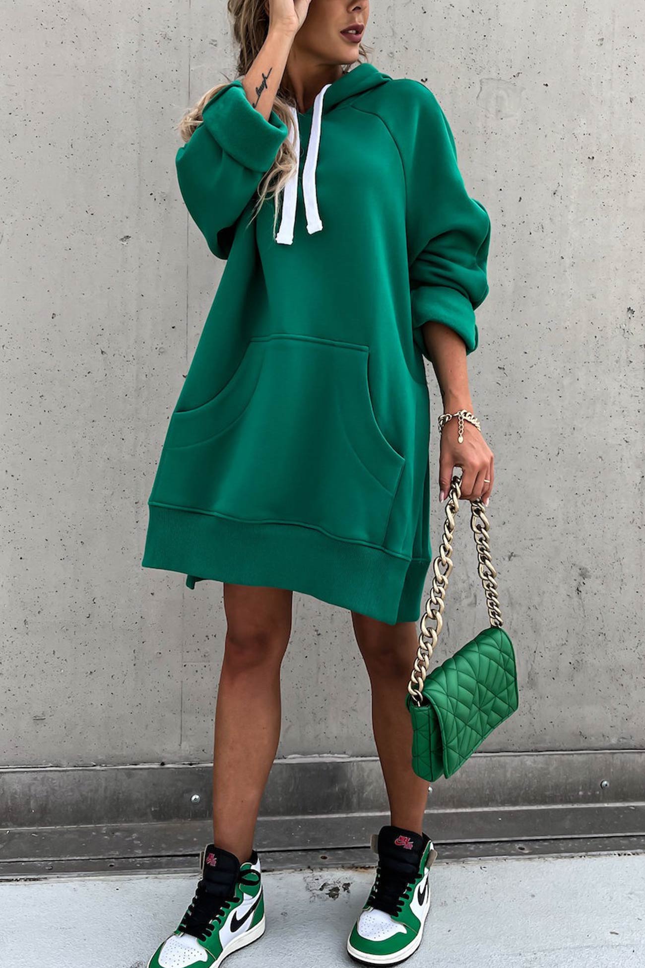 Cecilia® | Solid color mid-length hoodie with slit