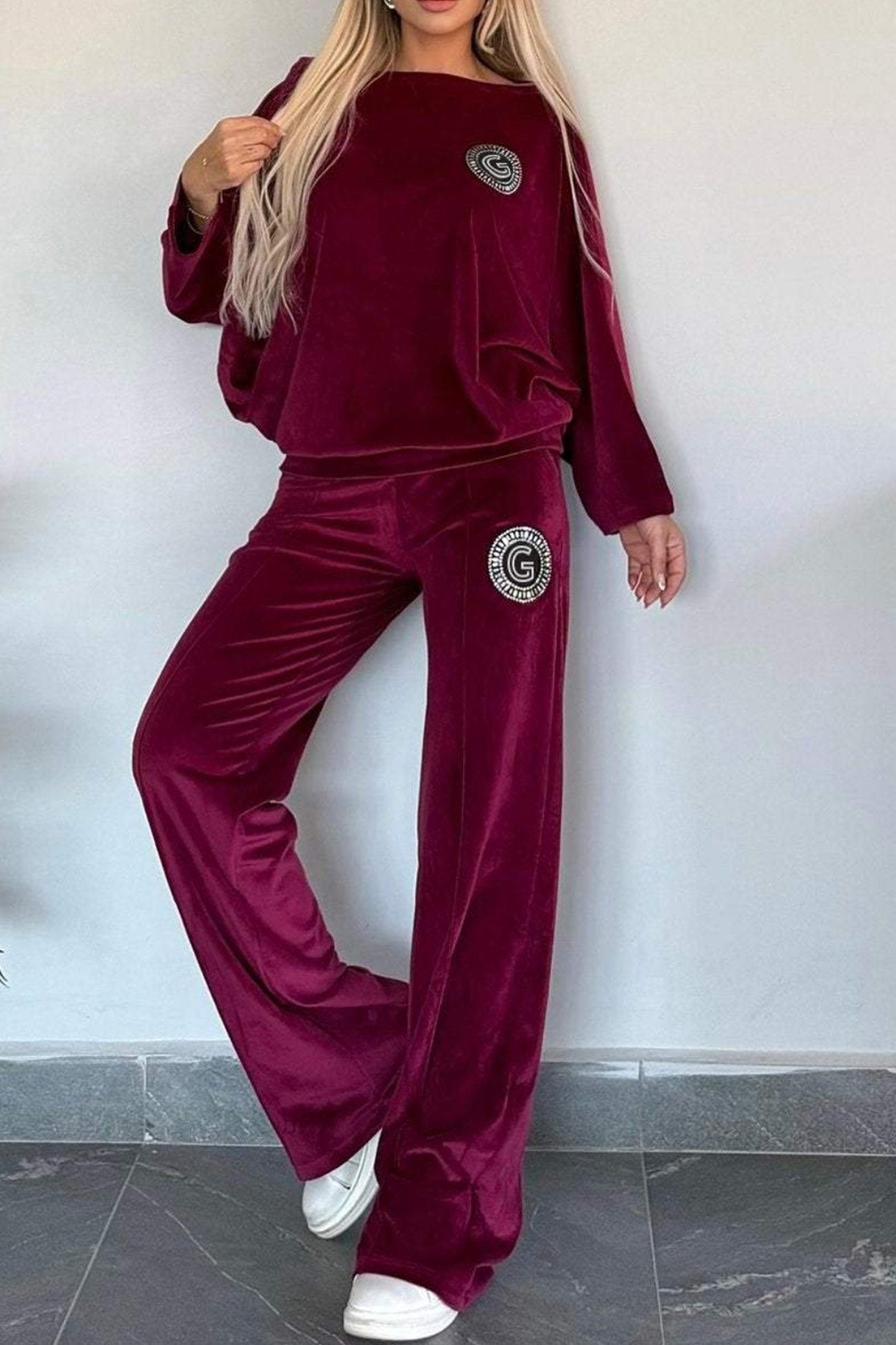 Cristina® | Two-piece suede suit with batwing sleeves
