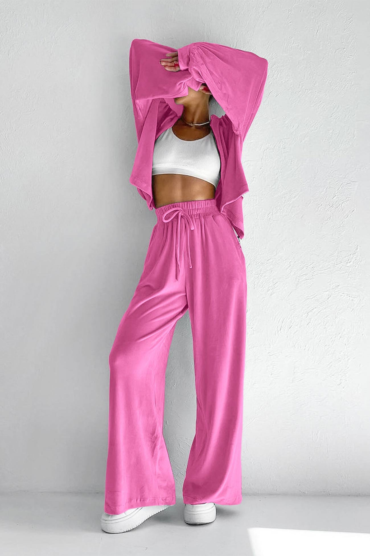 Celia® | Two-piece velvet set with hood and zip pocket