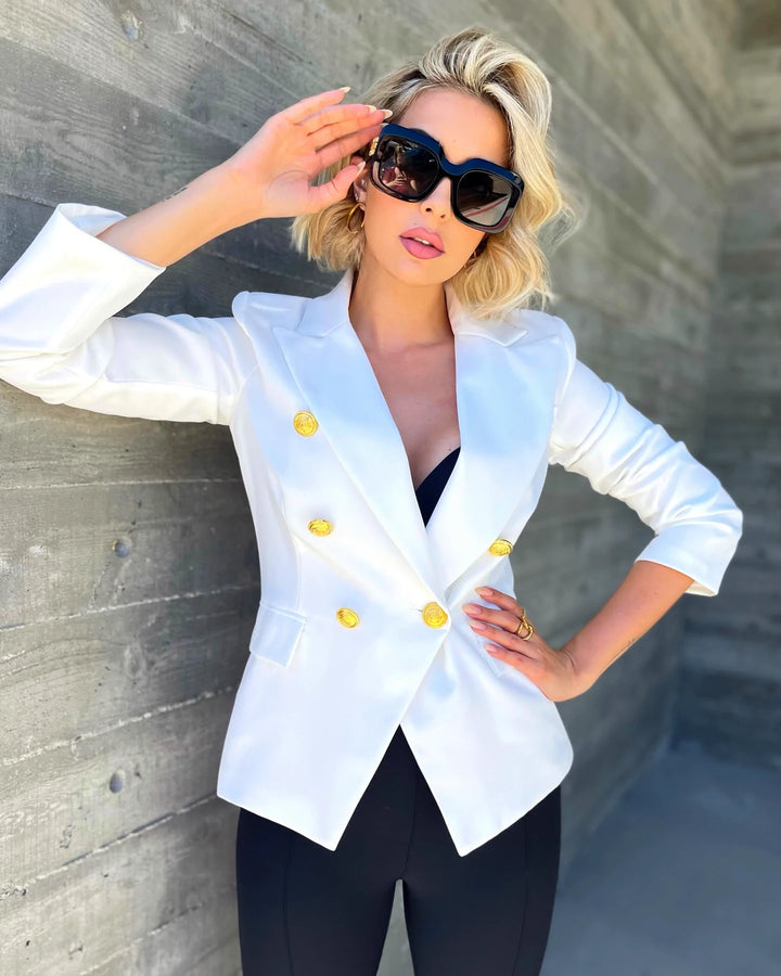 Dafne® | Tailored women's blazer with buttons