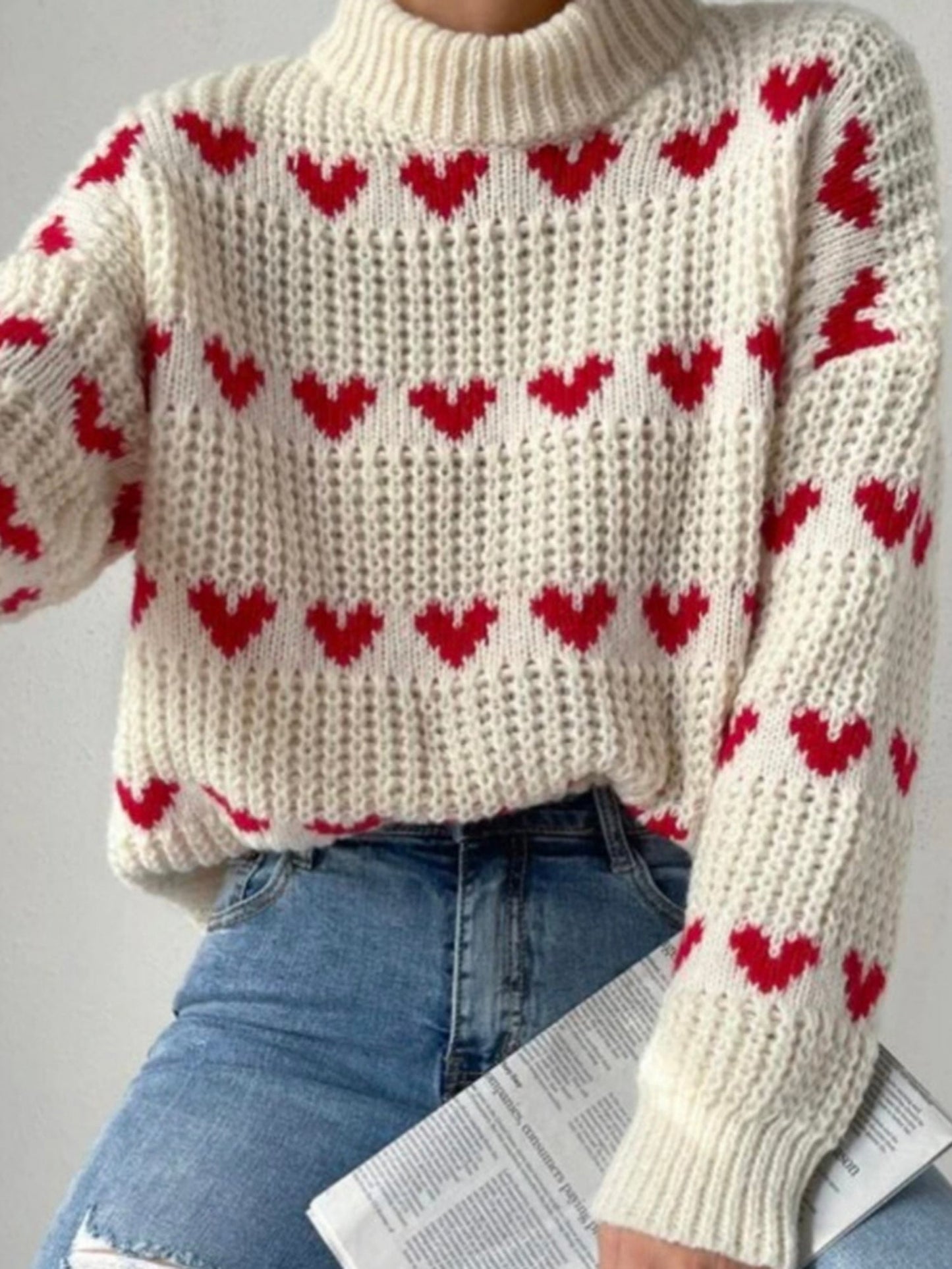Ariadna® | Beige winter sweater with heart design for women