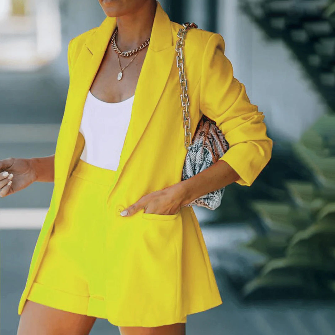 Cassandra® | Elegant blazer and shorts set