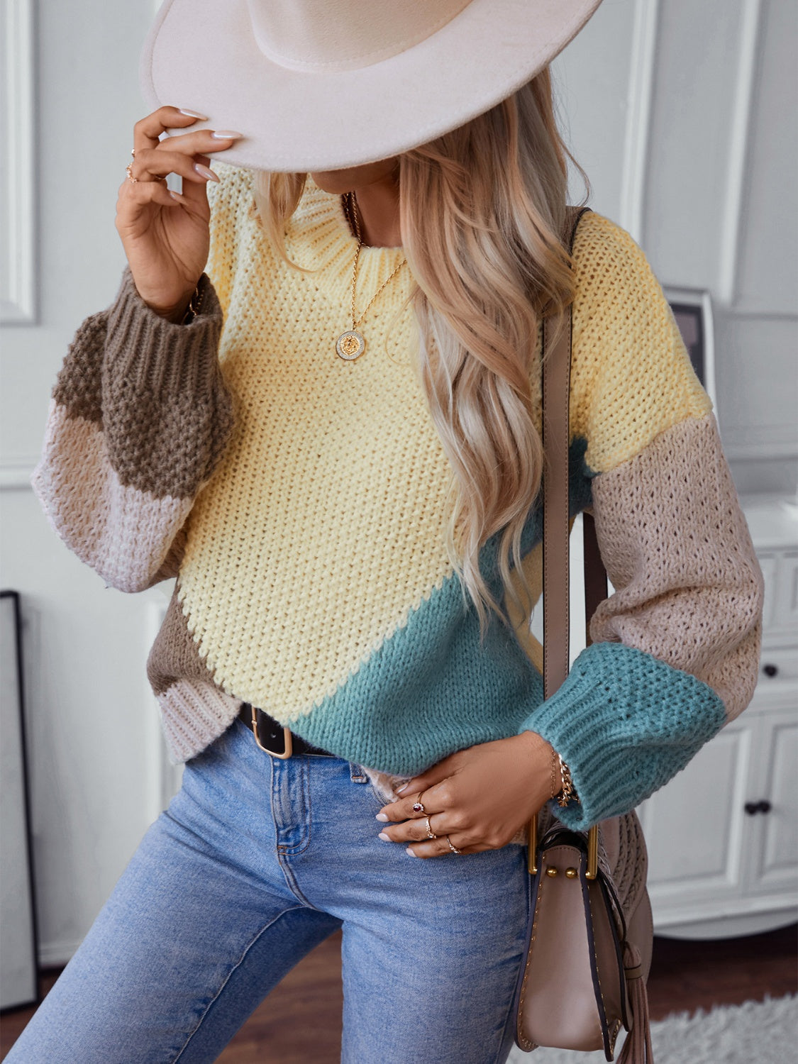 Diana® | Color block sweater with a crew neck and dropped shoulders