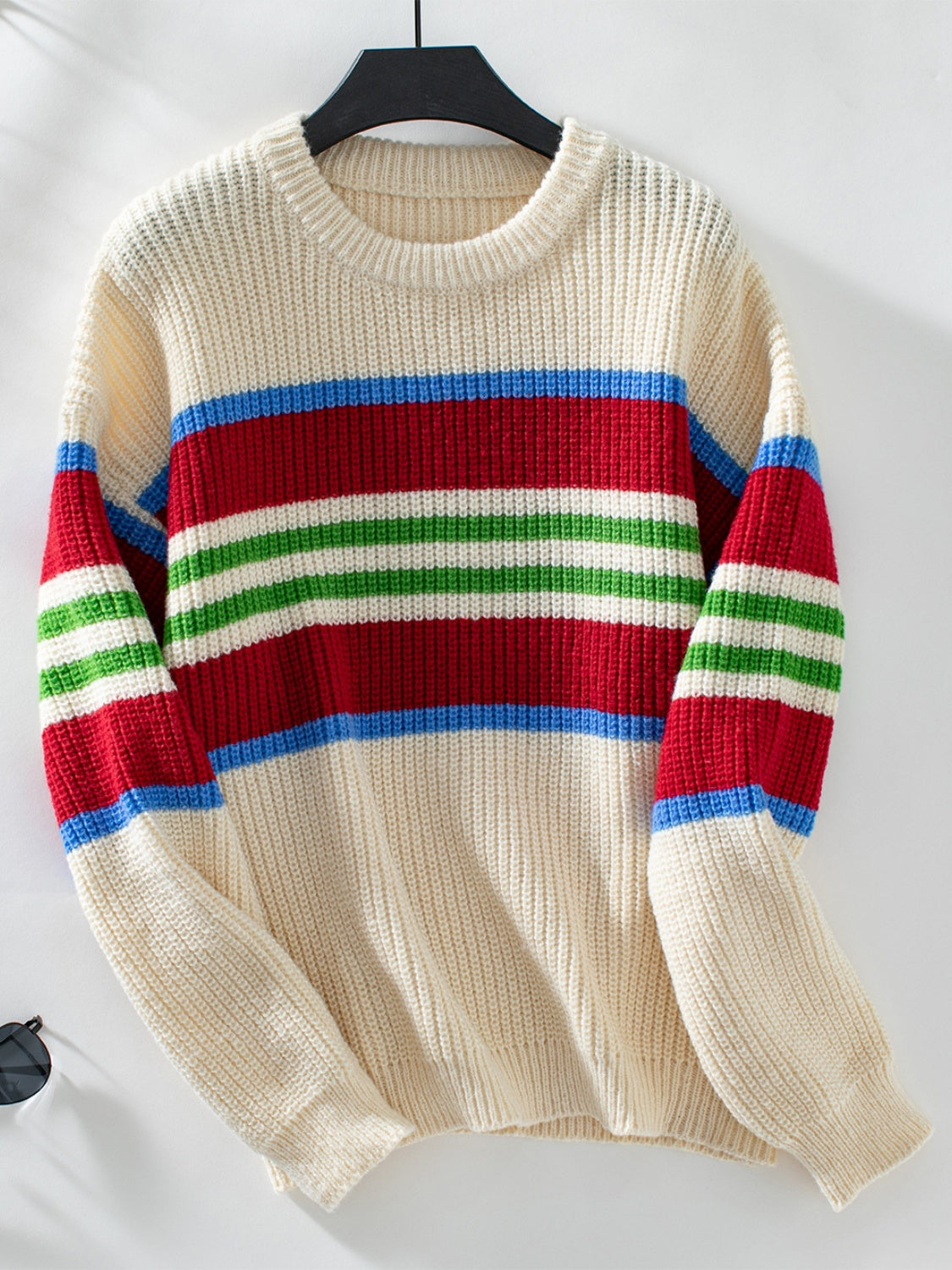 Brígida | Long-sleeved sweater with contrasting stripes and a crew neck