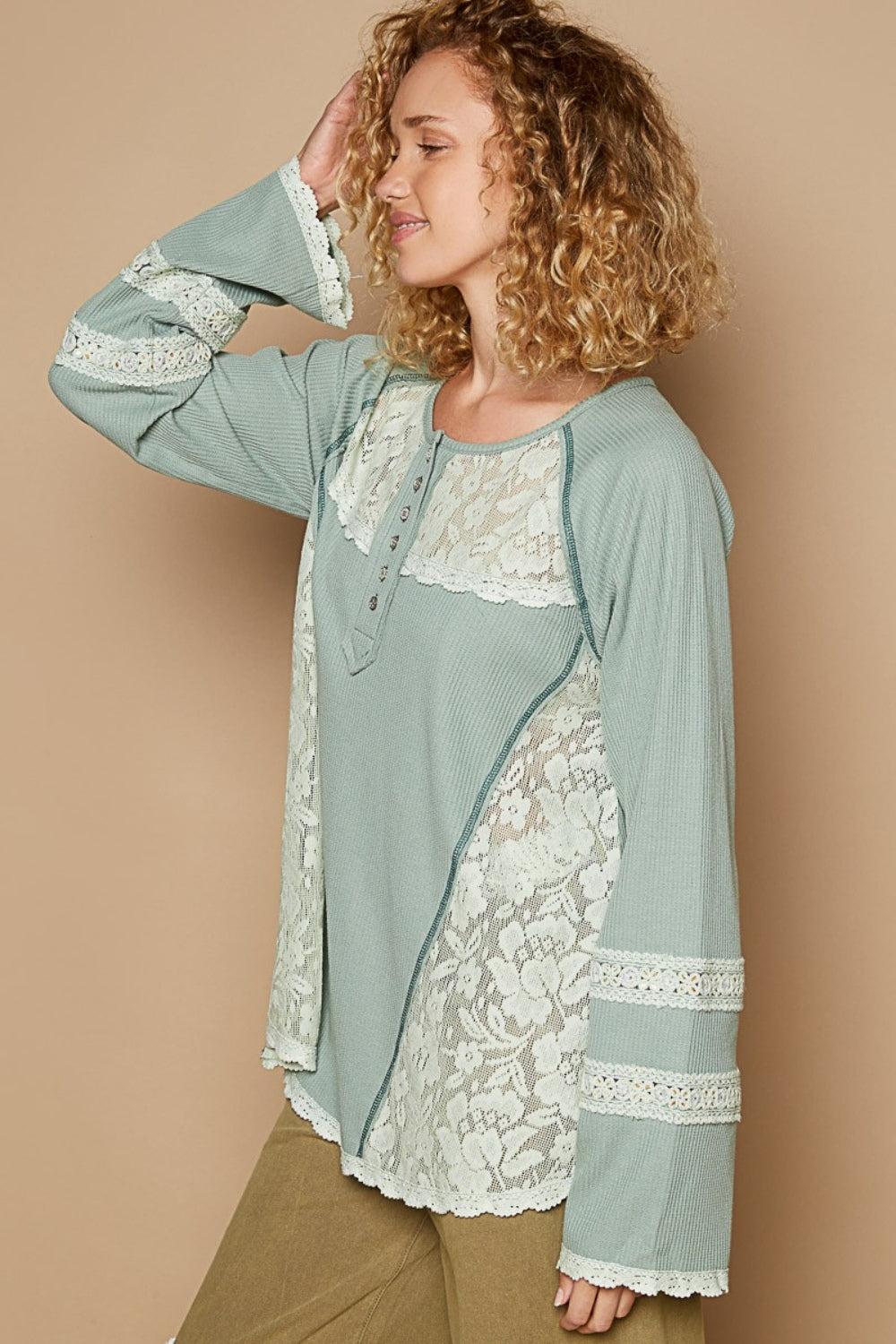 Diana® | Long sleeve thermal top with crew neck and lace trim
