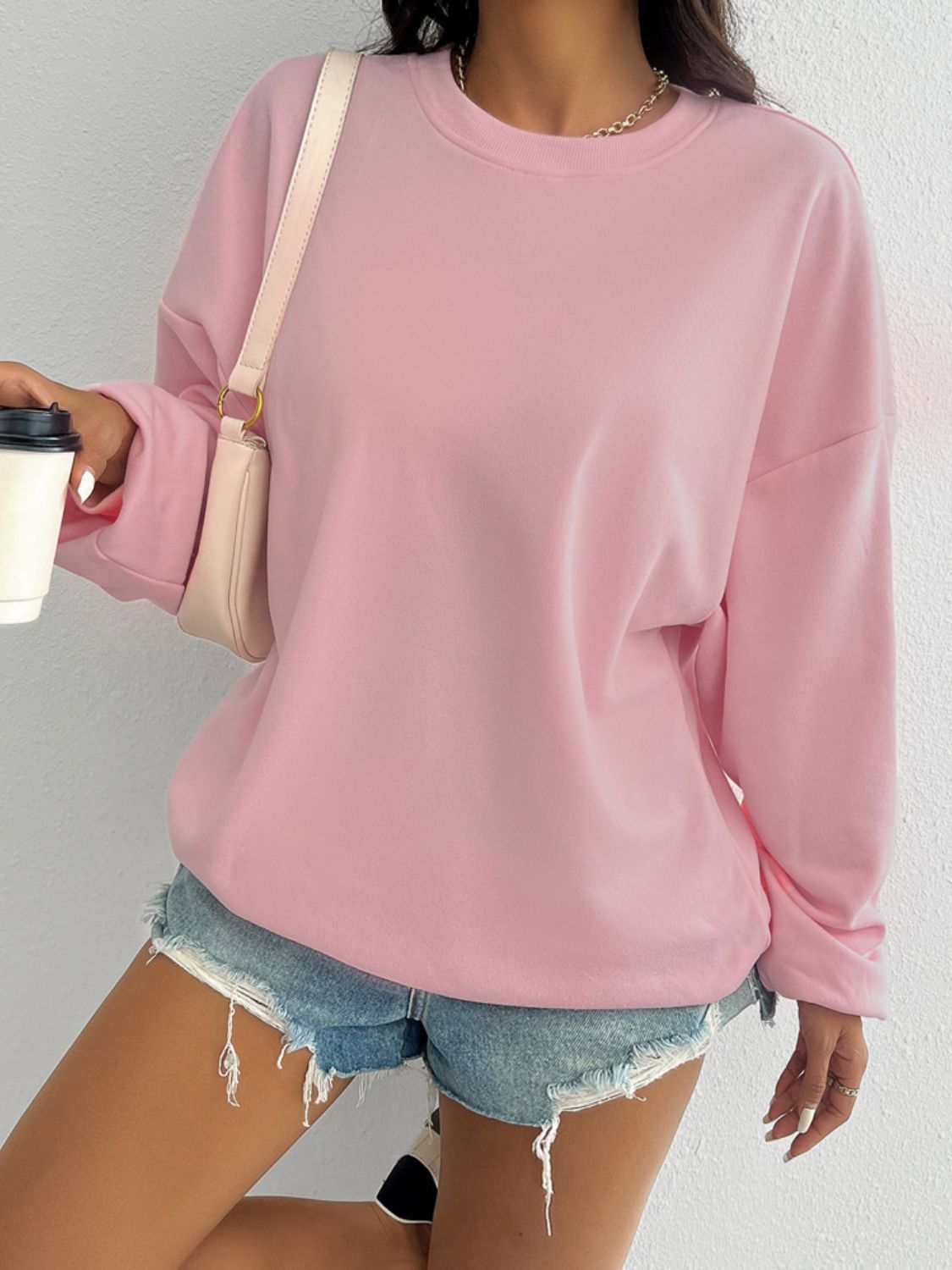 Cecilia® | Long sleeve crew neck sweatshirt with letter graphic