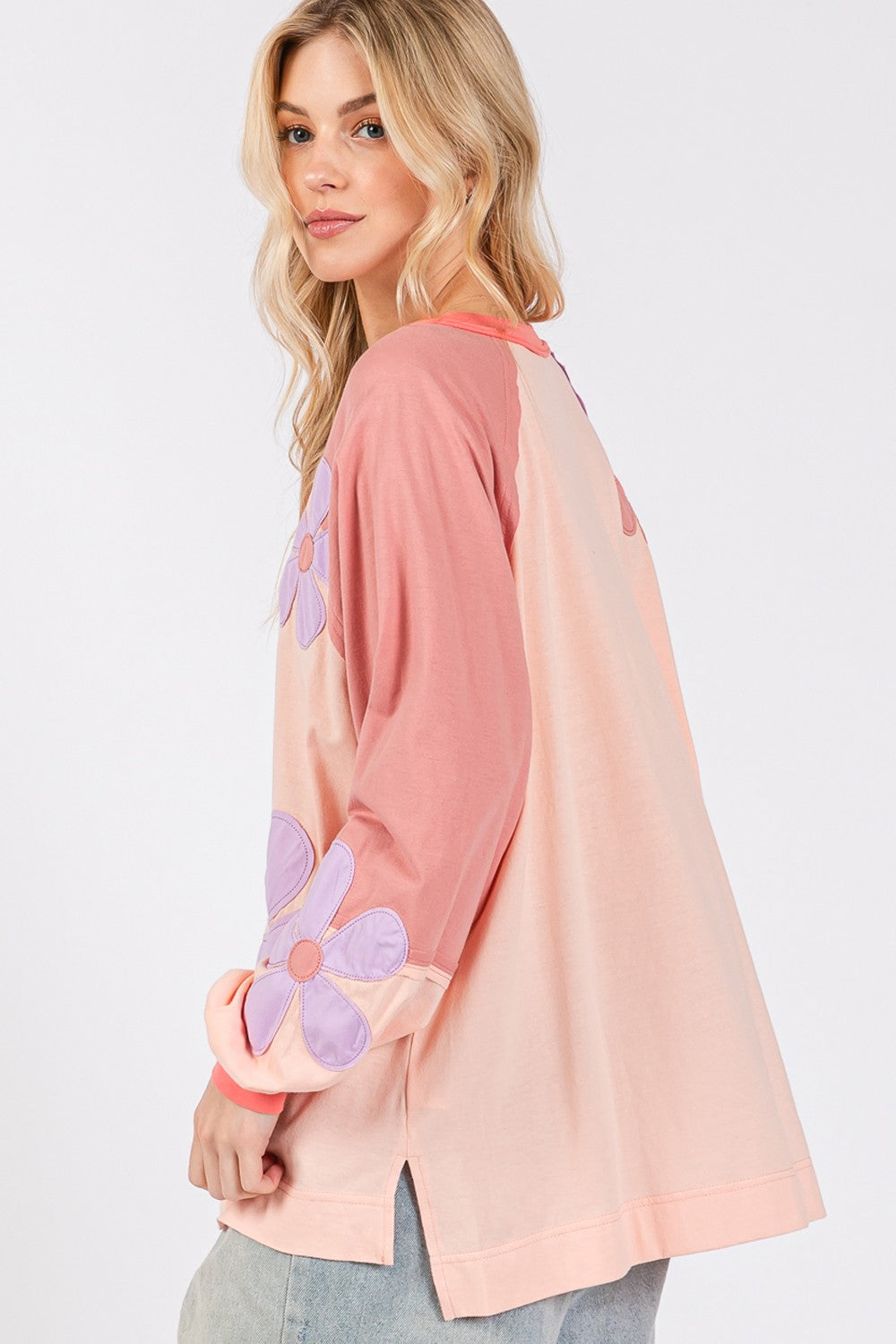 Dulce® | SAGE + FIG Long sleeve top with daisy appliqué patch and full size color block