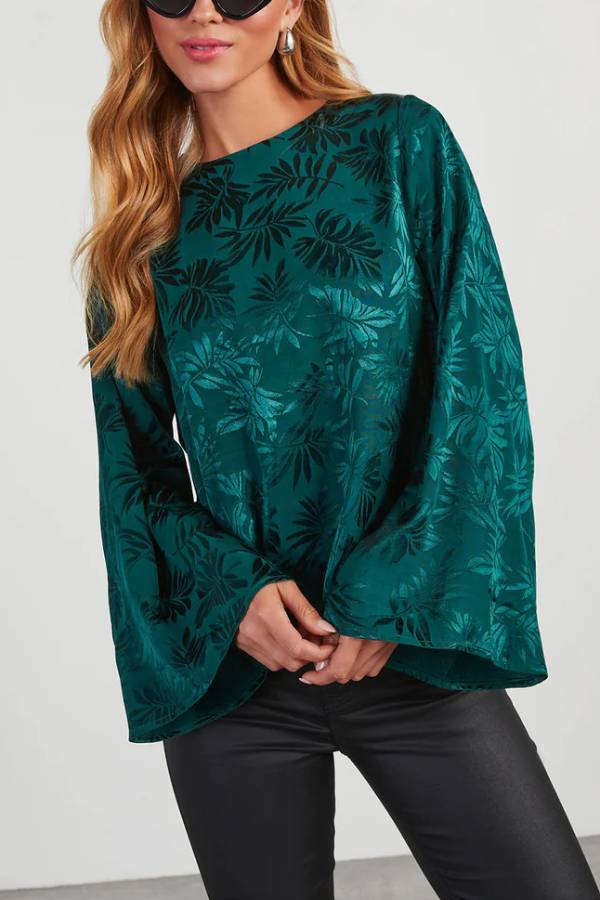Eliana® | Embossed top with wide sleeves